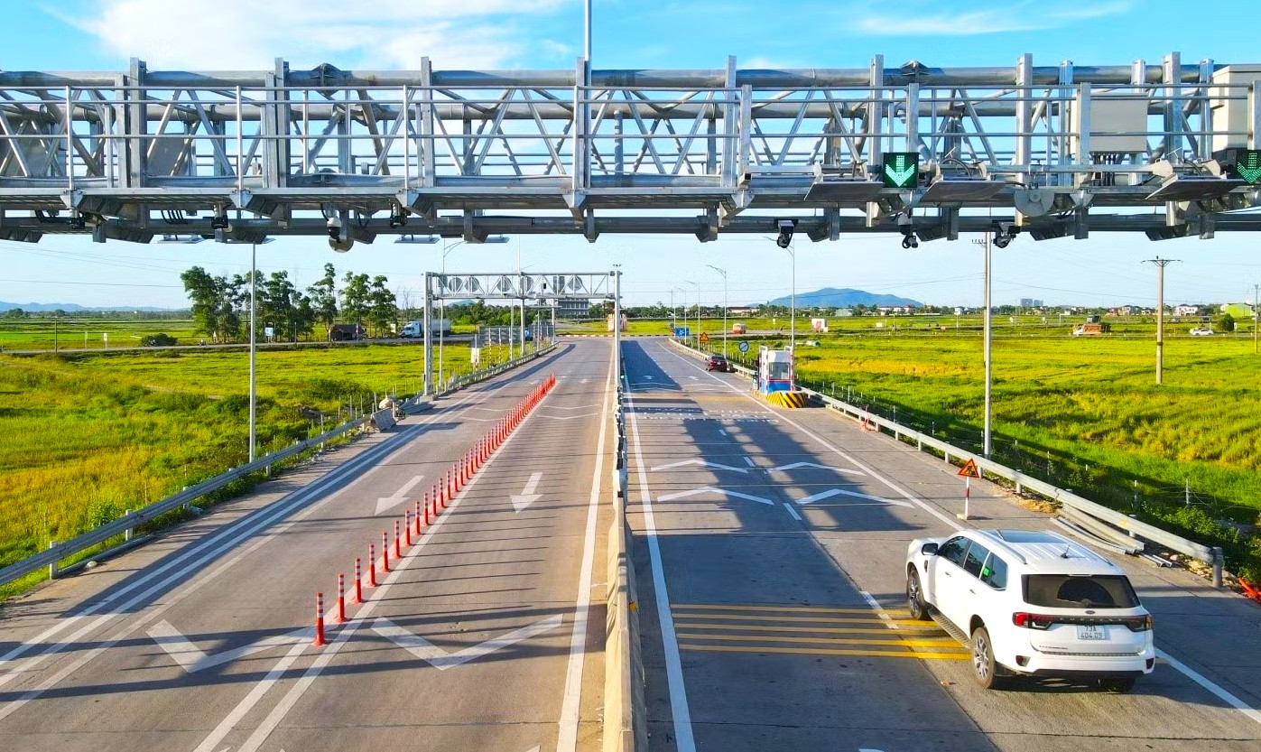 Ph&ecirc; b&igrave;nh li&ecirc;n danh nh&agrave; thầu chậm triển khai hệ thống ITS tr&ecirc;n cao tốc Quy Nhơn - Ch&iacute; Thạnh - Ảnh 1.