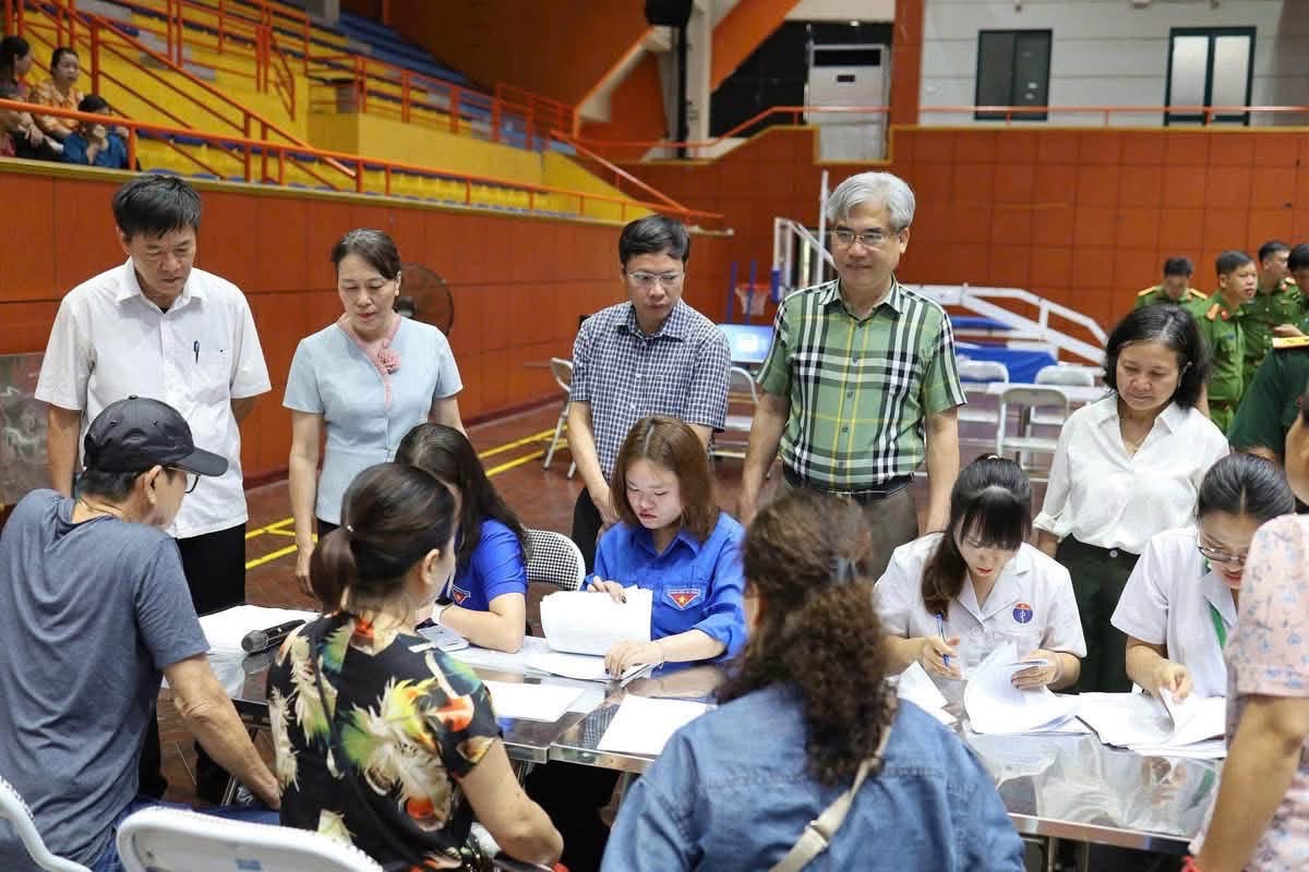 H&agrave; Nội chạy đua với thời gian để trả lại t&ecirc;n cho c&aacute;c liệt sĩ - Ảnh 4.