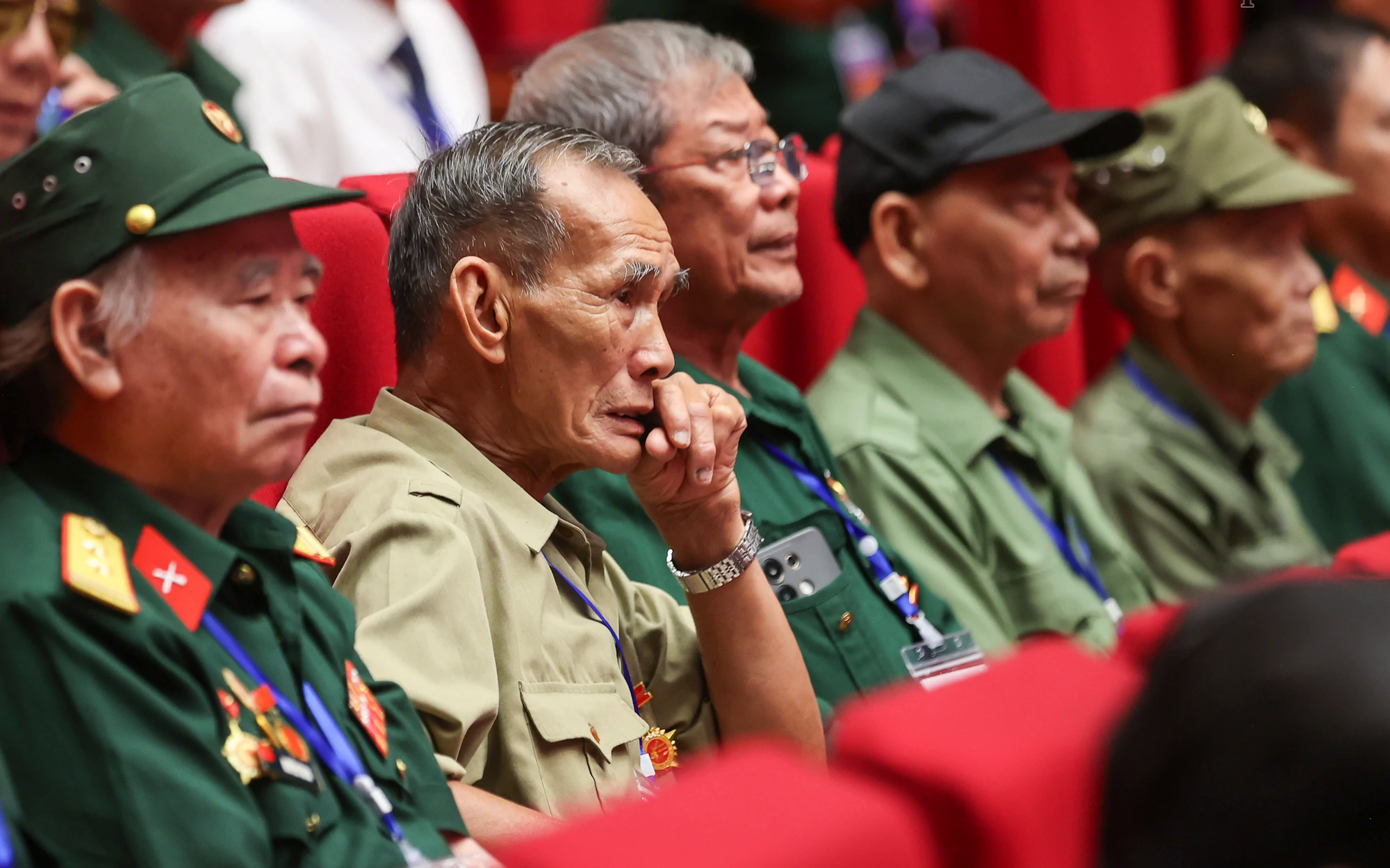 Thủ tướng Ch&iacute;nh phủ ph&aacute;t động "Phong tr&agrave;o đẩy mạnh chăm lo người c&oacute; c&ocirc;ng với c&aacute;ch mạng" - Ảnh 5.