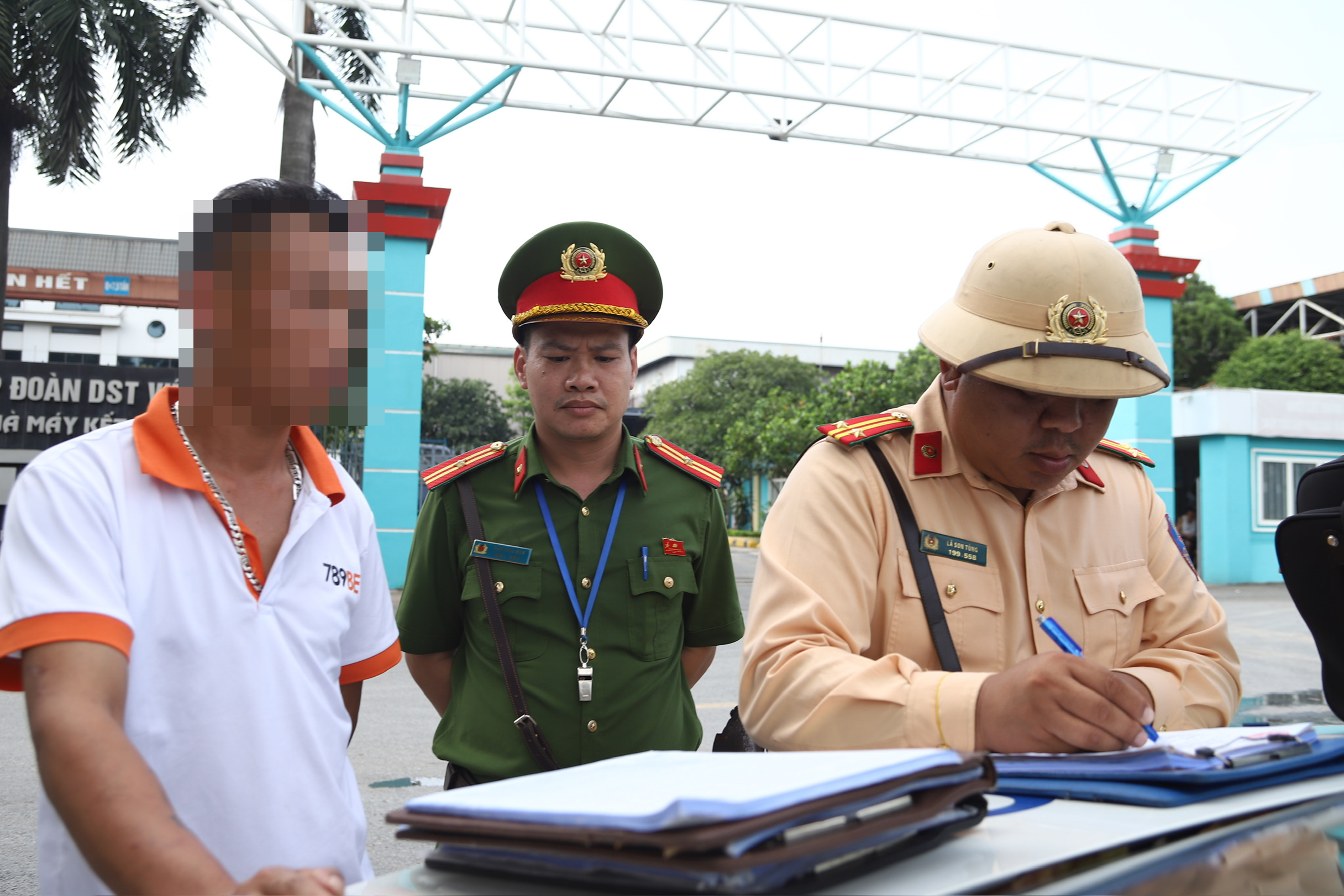 H&agrave; Nội: CSGT tuần tra - Ảnh 5.