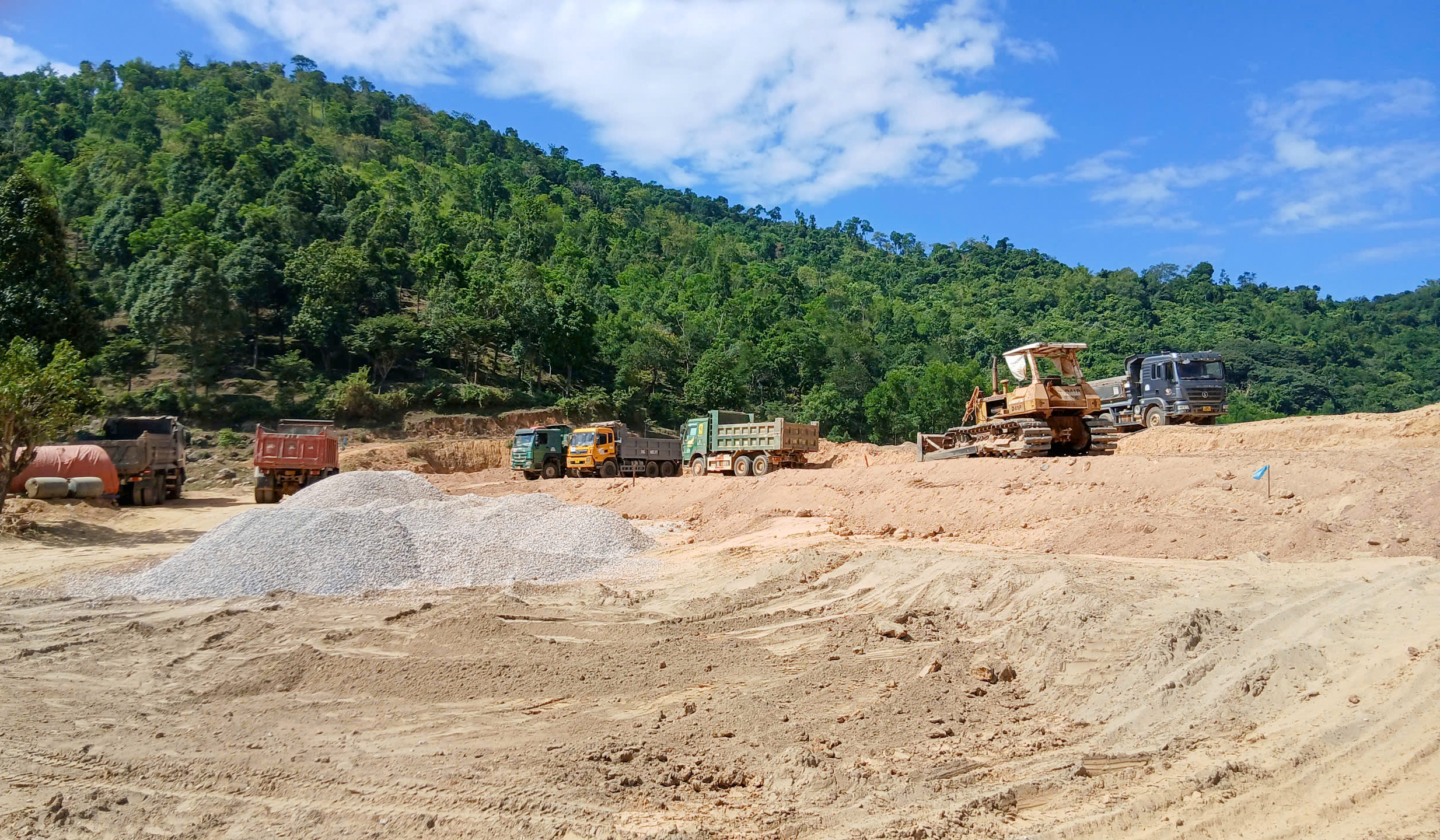 Đà Nẵng: Nỗ lực hoàn thiện đưa vào sử dụng 2 hồ chứa nước 320 tỷ đồng trước mùa mưa - Ảnh 9.