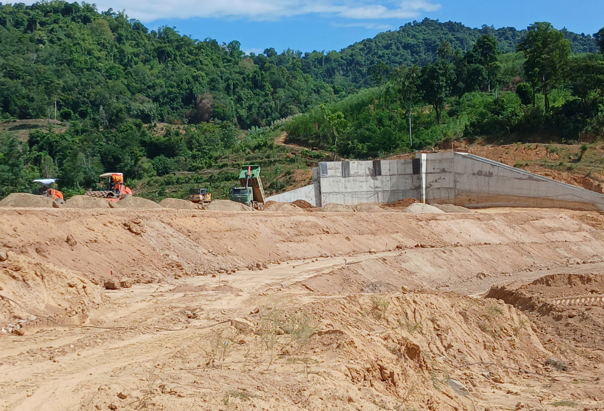 Đà Nẵng: Nỗ lực hoàn thiện đưa vào sử dụng 2 hồ chứa nước 320 tỷ đồng trước mùa mưa - Ảnh 3.