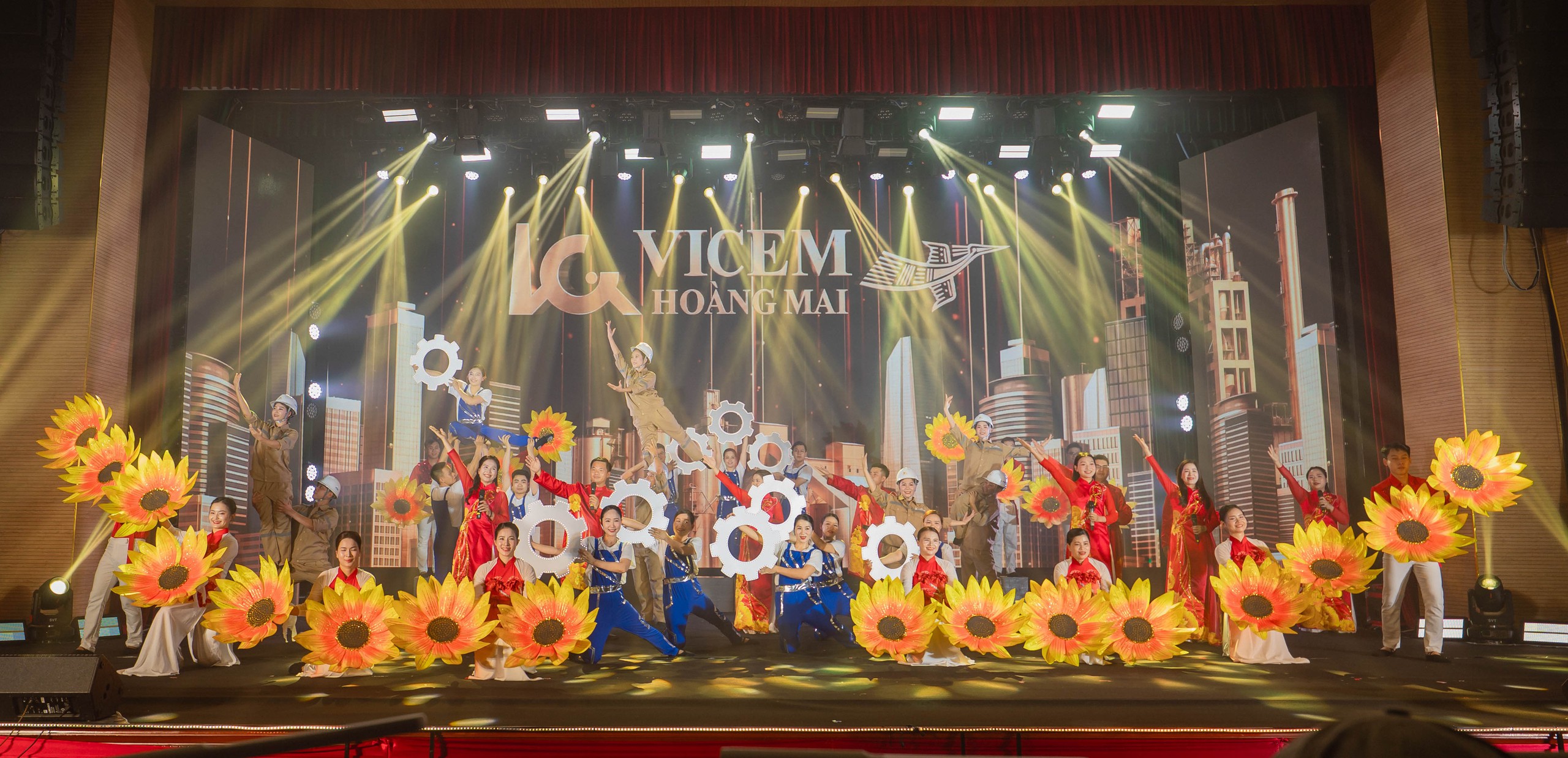 VICEM t&ocirc;n vinh gi&aacute; trị văn h&oacute;a doanh nghiệp qua Li&ecirc;n hoan nghệ thuật Xi măng 2026 - Ảnh 17.