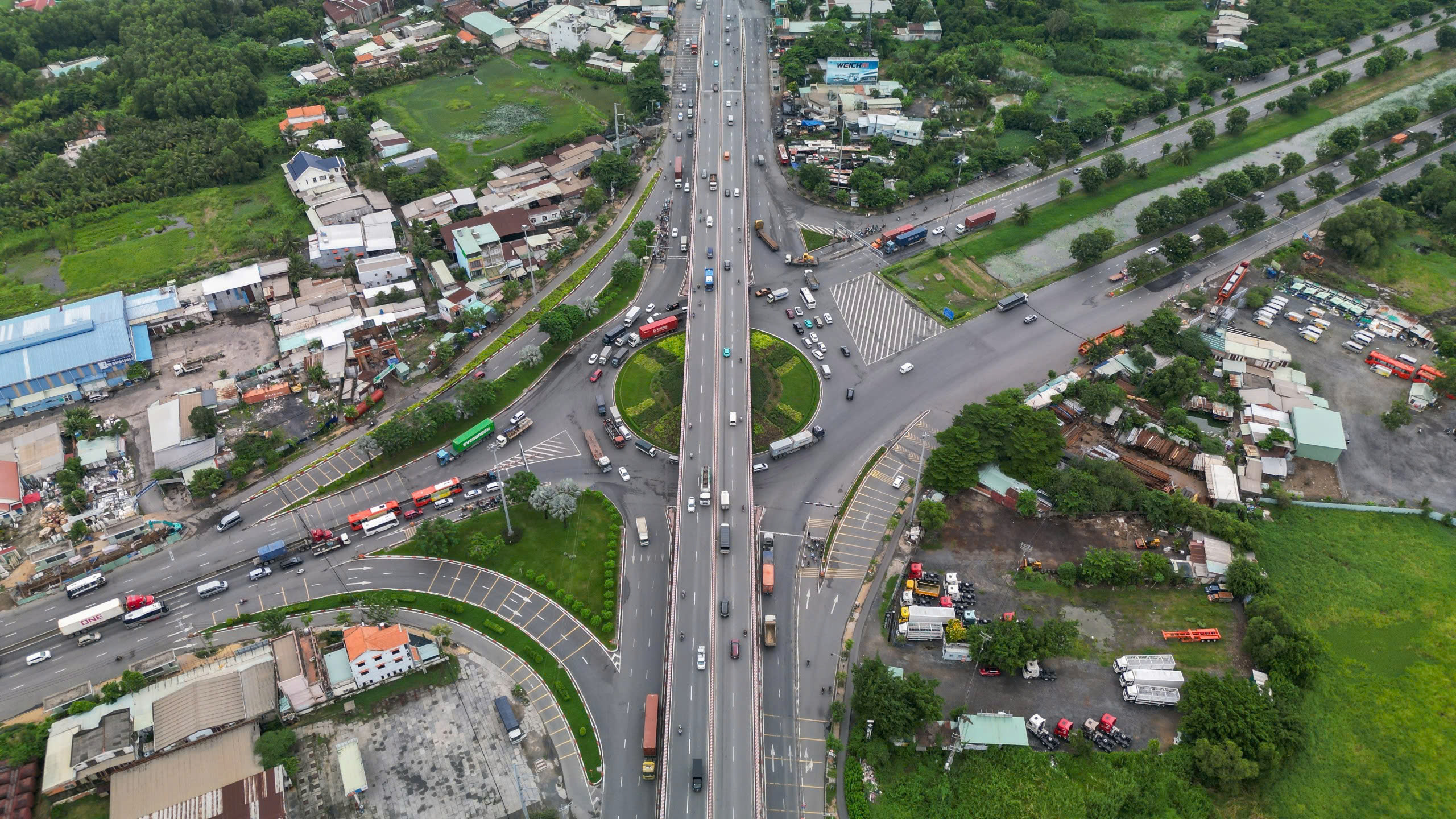 Nhiều hộ dân TP.HCM bàn giao mặt bằng mở rộng cửa ngõ phía Tây - Ảnh 9.