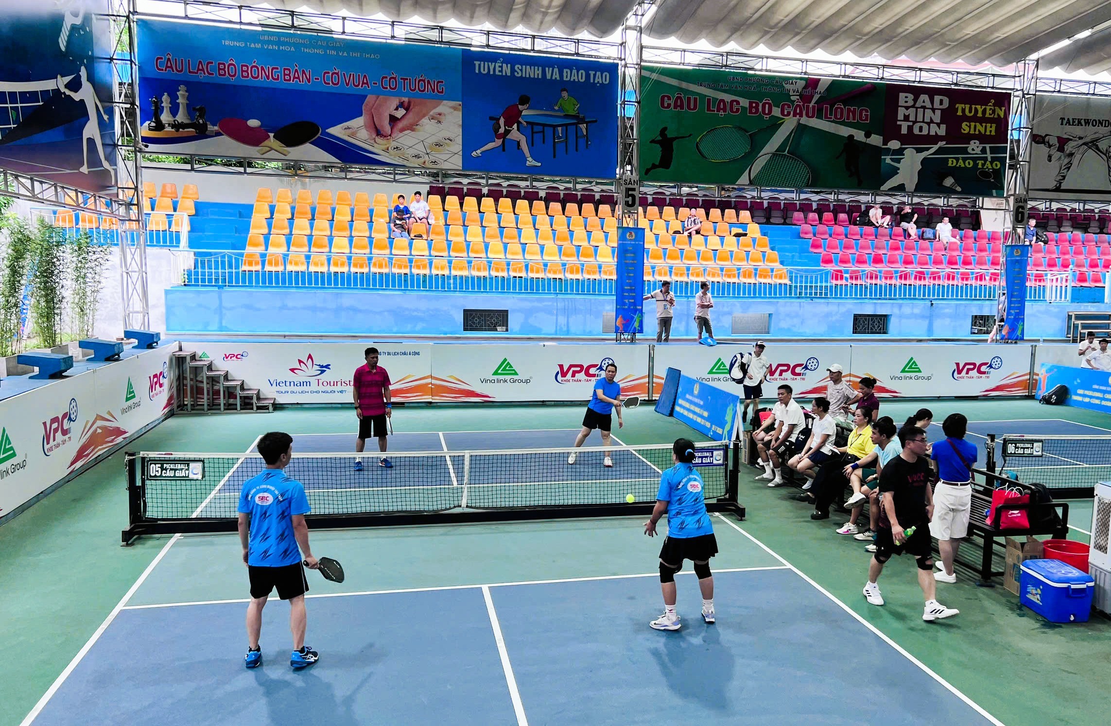 S&ocirc;i nổi giải Pickleball ch&agrave;o mừng kỷ niệm 97 năm Ng&agrave;y th&agrave;nh lập C&ocirc;ng đo&agrave;n Việt Nam - Ảnh 4.