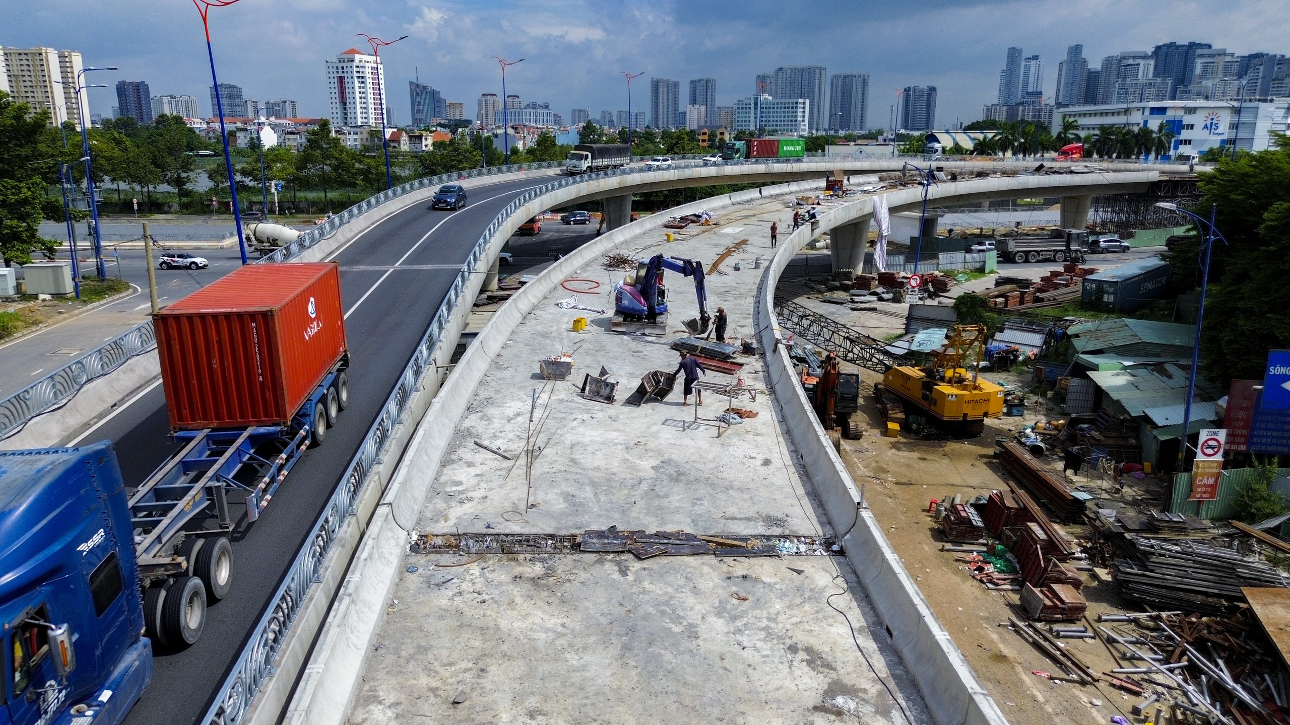 Tiếp tục lùi tiến độ đến quý III/2027, dự án nút giao An Phú hiện thi công ra sao? - Ảnh 3.