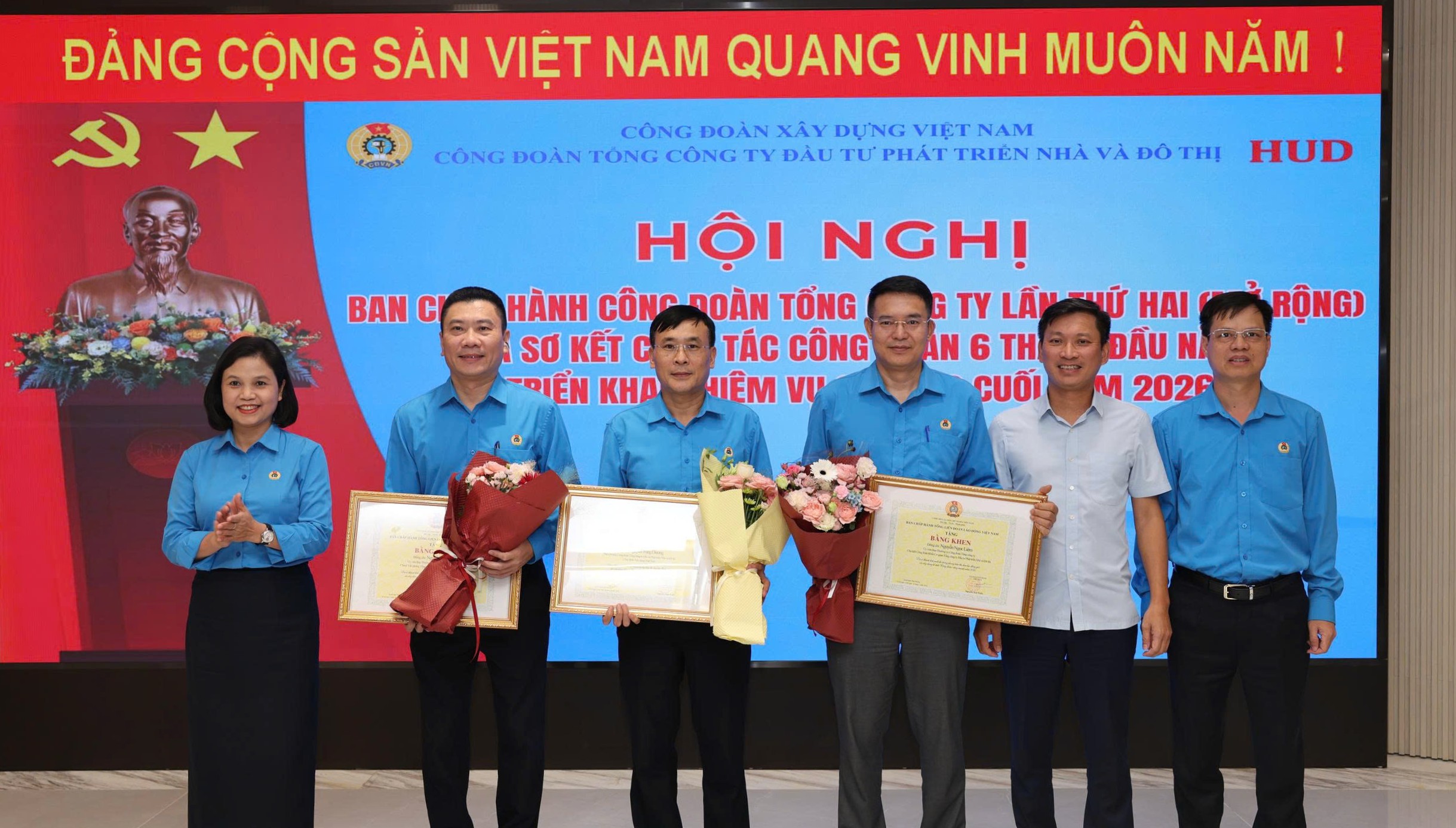 C&ocirc;ng đo&agrave;n Tổng c&ocirc;ng ty HUD: Đổi mới s&aacute;ng tạo, đồng h&agrave;nh c&ugrave;ng doanh nghiệp, người lao động - Ảnh 5.