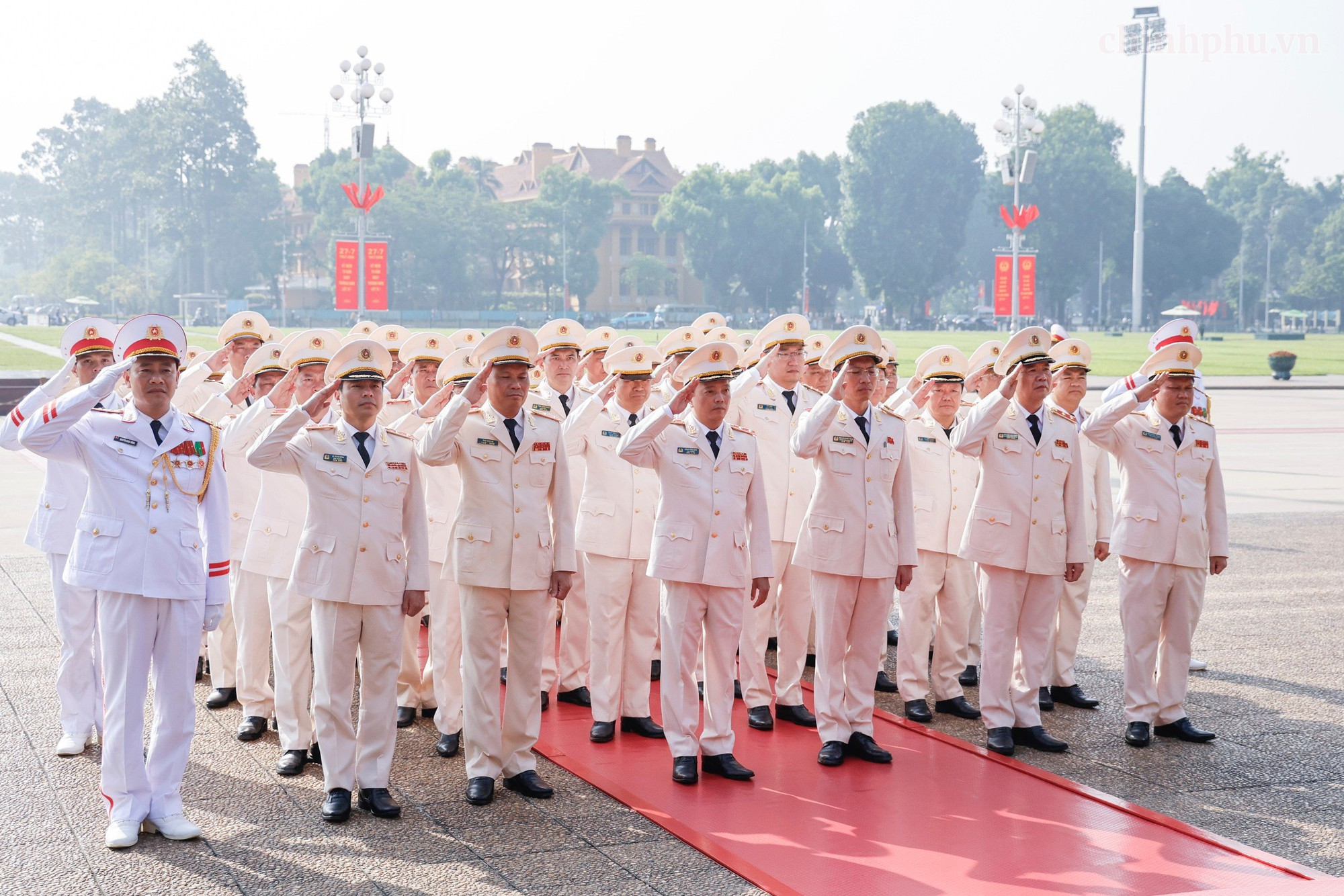 L&atilde;nh đạo Đảng, Nh&agrave; nước tưởng niệm c&aacute;c Anh h&ugrave;ng liệt sĩ v&agrave; viếng Chủ tịch Hồ Ch&iacute; Minh - Ảnh 9.