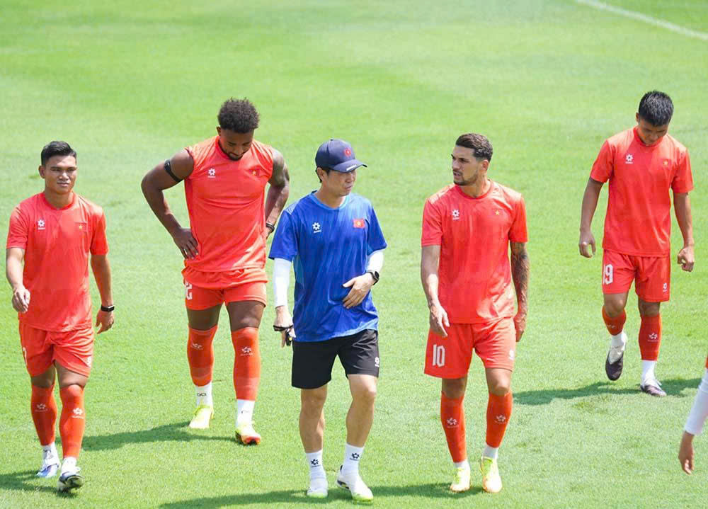 Trọng t&agrave;i từng g&acirc;y tranh c&atilde;i bắt trận tuyển Việt Nam gặp Singapore tại AFF Cup 2026 - Ảnh 2.