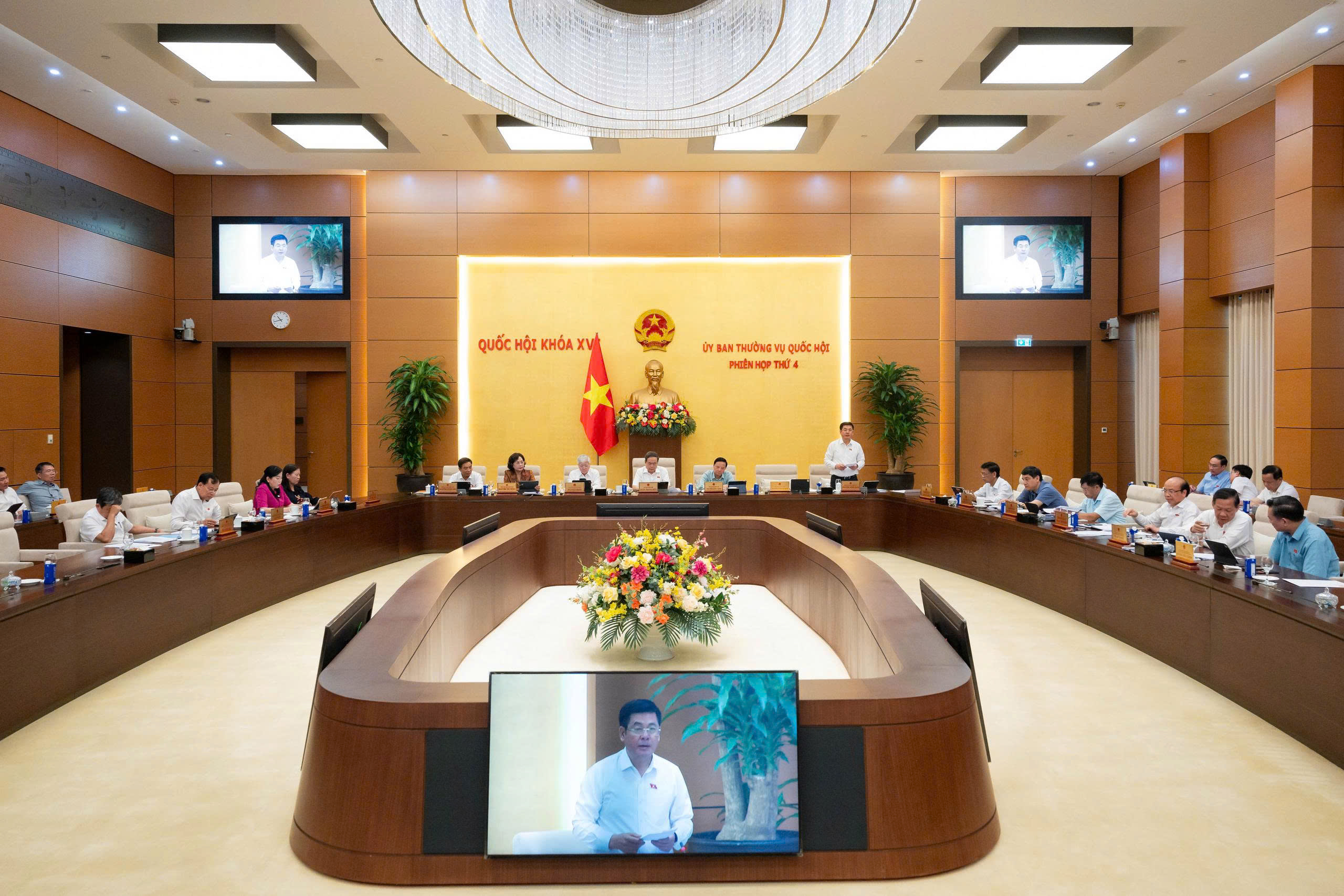 Ủy ban Thường vụ Quốc hội cho &yacute; kiến về th&iacute; điểm cơ chế, ch&iacute;nh s&aacute;ch đặc th&ugrave; x&acirc;y dựng khu đ&ocirc; thị lấn biển tại Đ&agrave; Nẵng - Ảnh 1.