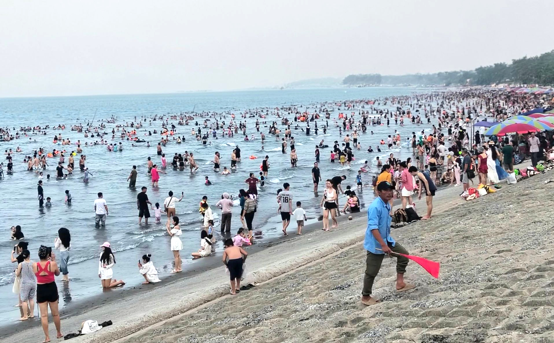 Du lịch Ninh B&igrave;nh 2026: Bứt ph&aacute; doanh thu hơn 19 . 300 Tỷ đồng với 18 , 7 triệu kh&aacute;ch - Ảnh 2.