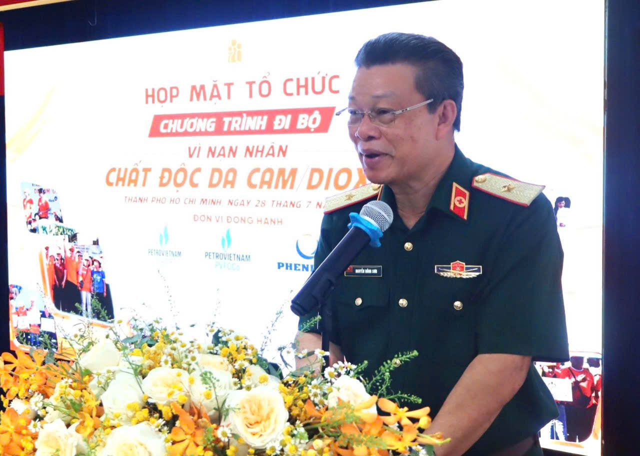 TP.HCM tổ chức đi bộ "V&igrave; nạn nh&acirc;n chất độc da cam" - Ảnh 1.