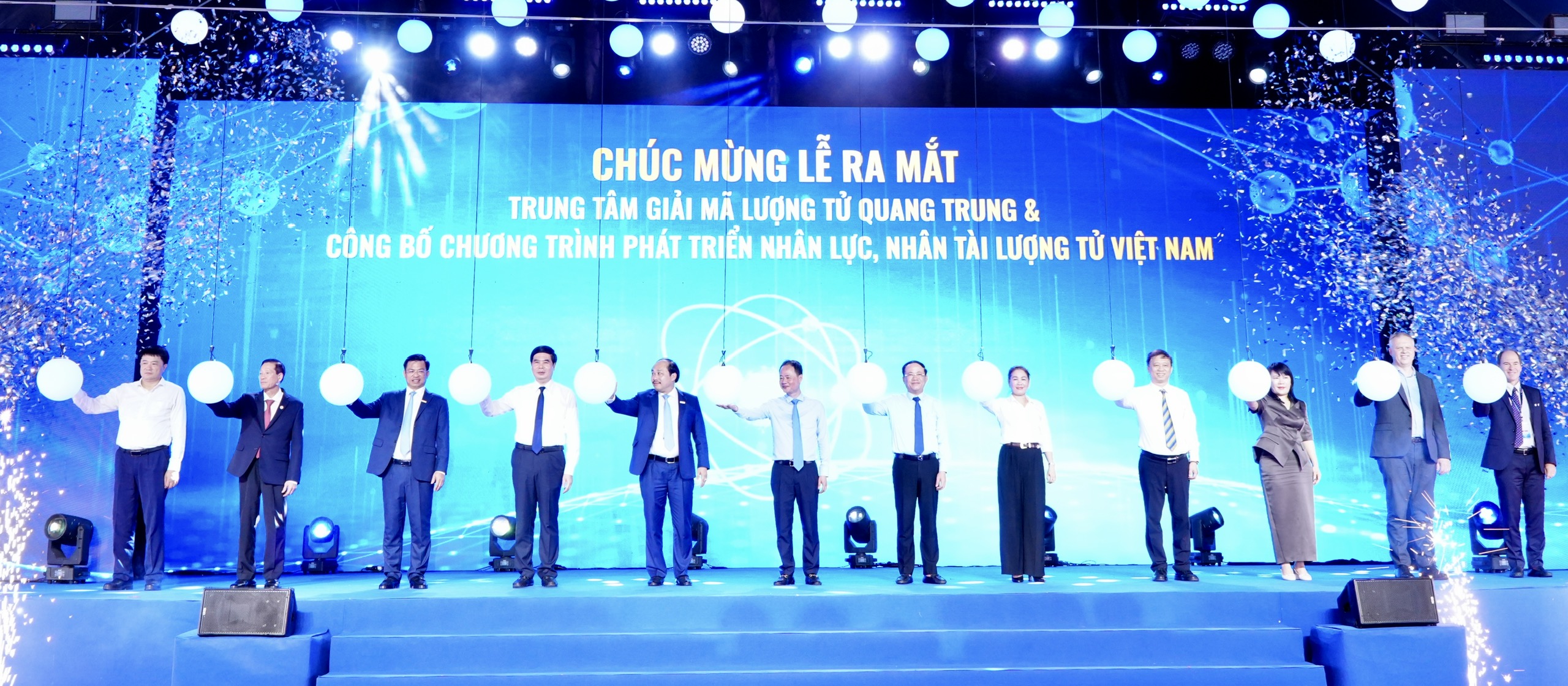 Gia Lai: Trung t&acirc;m Giải m&atilde; Lượng tử Quang Trung đặt nền m&oacute;ng nh&acirc;n lực lượng tử - Ảnh 6.