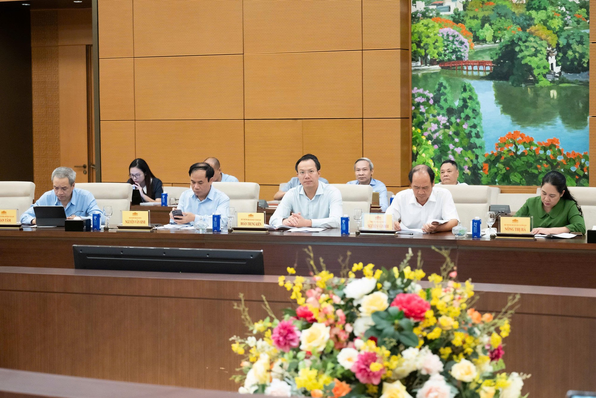 Ủy ban Thường vụ Quốc hội cho &yacute; kiến về định hướng sửa đổi Luật Đất đai năm 2024 - Ảnh 10.