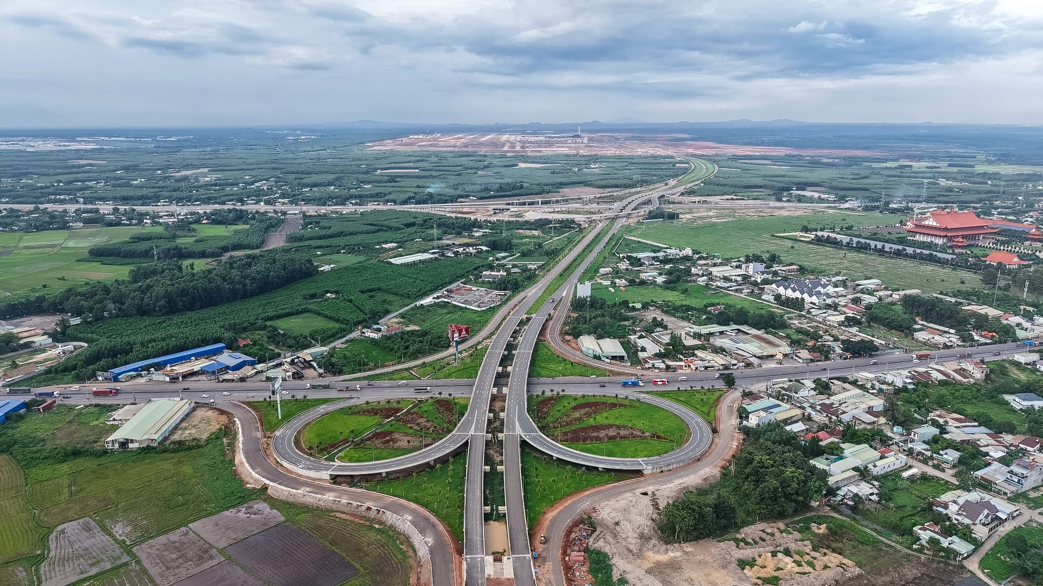 Đồng Nai tăng tốc ho&agrave;n thiện hai tuyến giao th&ocirc;ng kết nối s&acirc;n bay Long Th&agrave;nh - Ảnh 7.