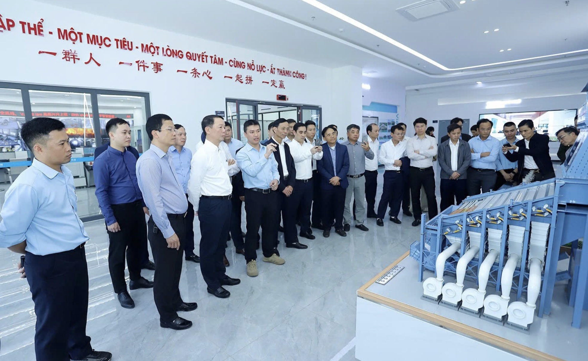 Chuyển đổi số H&agrave; Tĩnh: Từ nền tảng vững chắc đến kh&aacute;t vọng tương lai - Ảnh 1.