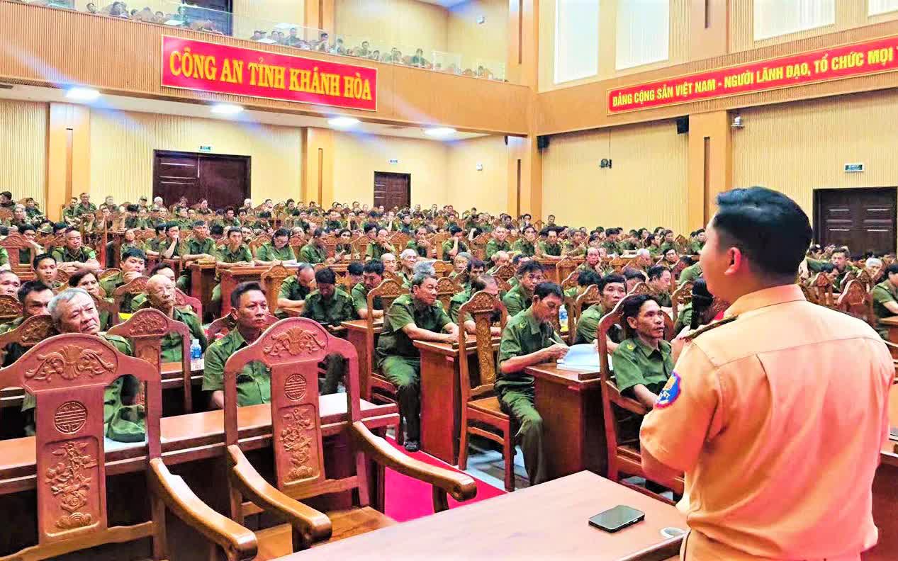 Khánh Hòa: Rào, thu hẹp các lối đi tự mở qua đường sắt để phòng ngừa tai nạn - Ảnh 3.