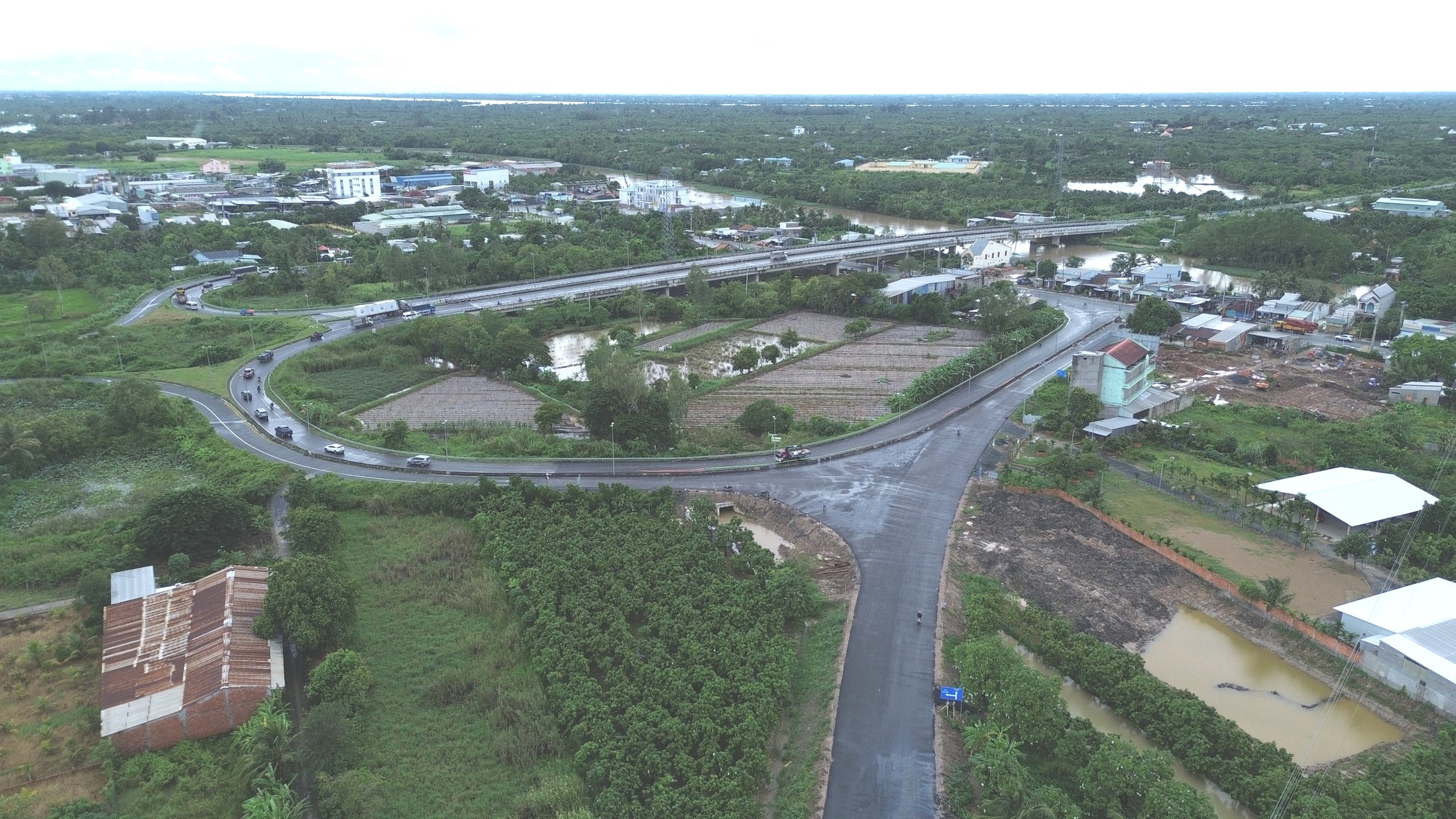 Đồng Th&aacute;p: Th&aacute;ng 10/2026, khởi c&ocirc;ng dự &aacute;n n&uacute;t giao kết nối QL30 với cao tốc - Ảnh 1.
