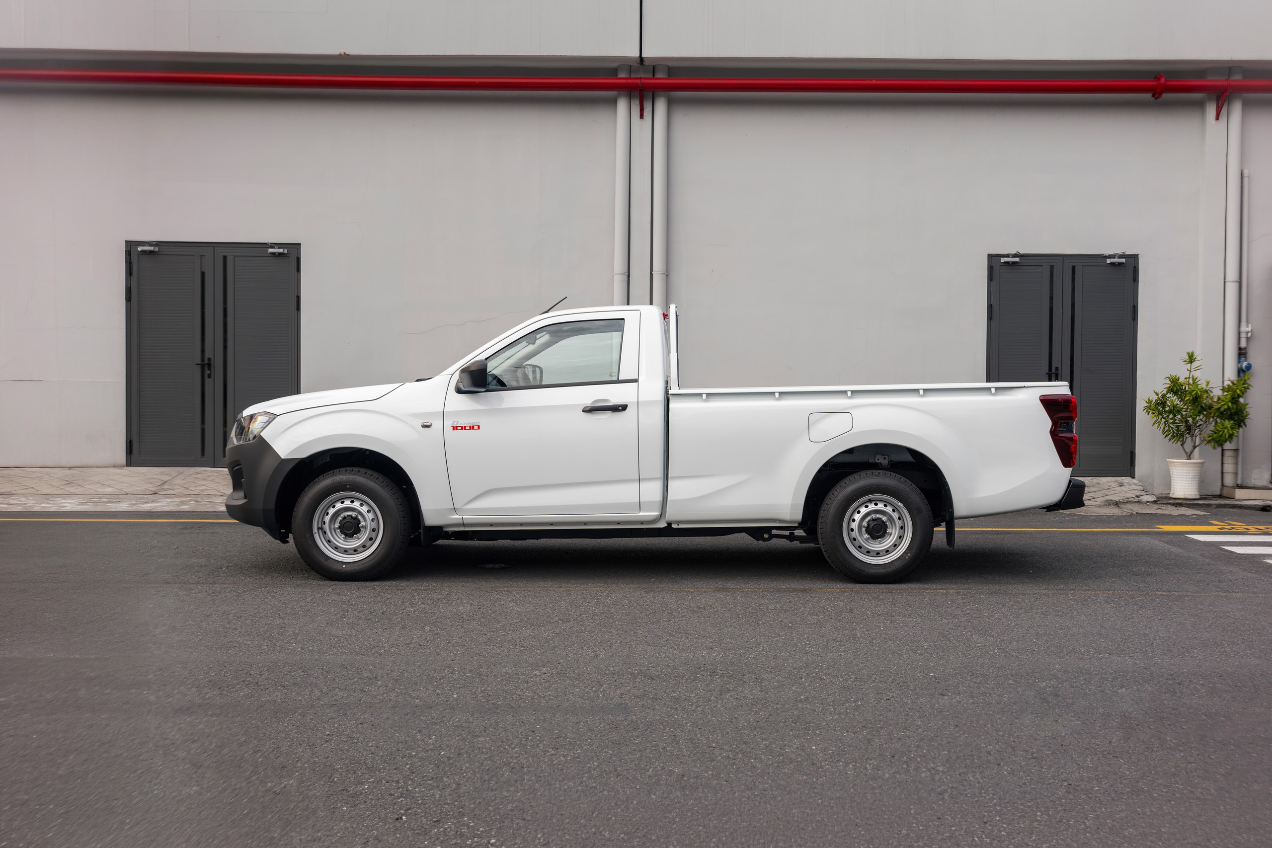Isuzu ra mắt xe b&aacute;n tải ca bin đơn D - Cargo 1000 gi&aacute; dưới 500 triệu đồng - Ảnh 2.