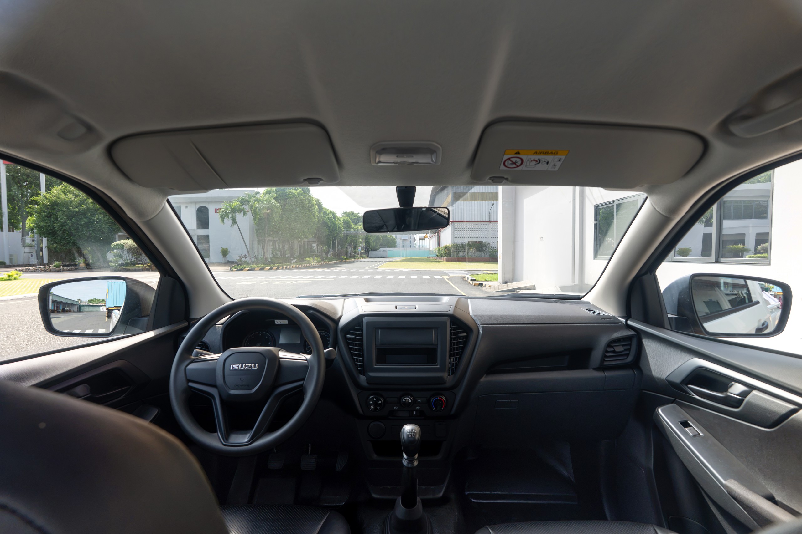 Isuzu ra mắt xe b&aacute;n tải ca bin đơn D - Cargo 1000 gi&aacute; dưới 500 triệu đồng - Ảnh 3.