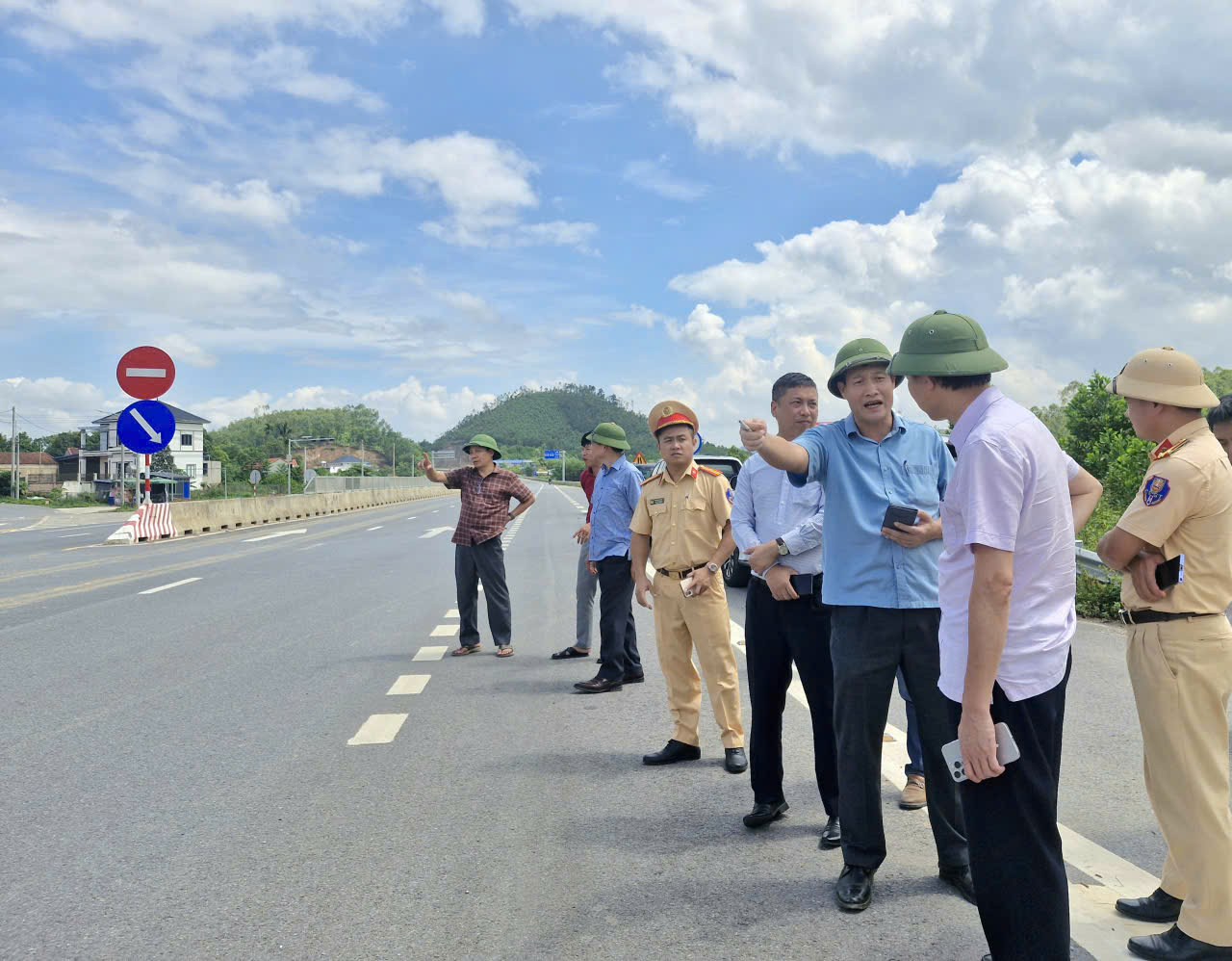 Thái Nguyên: Kiểm tra, khắc phục tình trạng mất ATGT đường liên kết vùng - Ảnh 1.