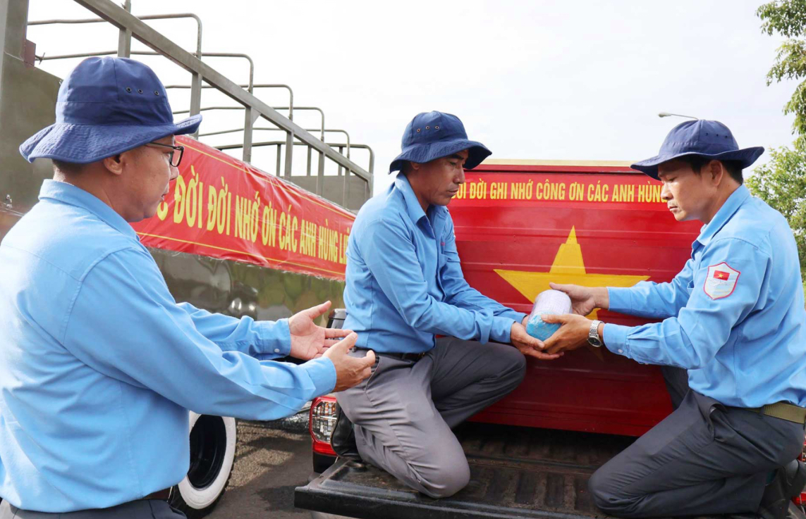 Những kỷ vật trong l&ograve;ng đất mở hy vọng t&igrave;m lại t&ecirc;n cho c&aacute;c liệt sĩ v&ocirc; danh - Ảnh 5.