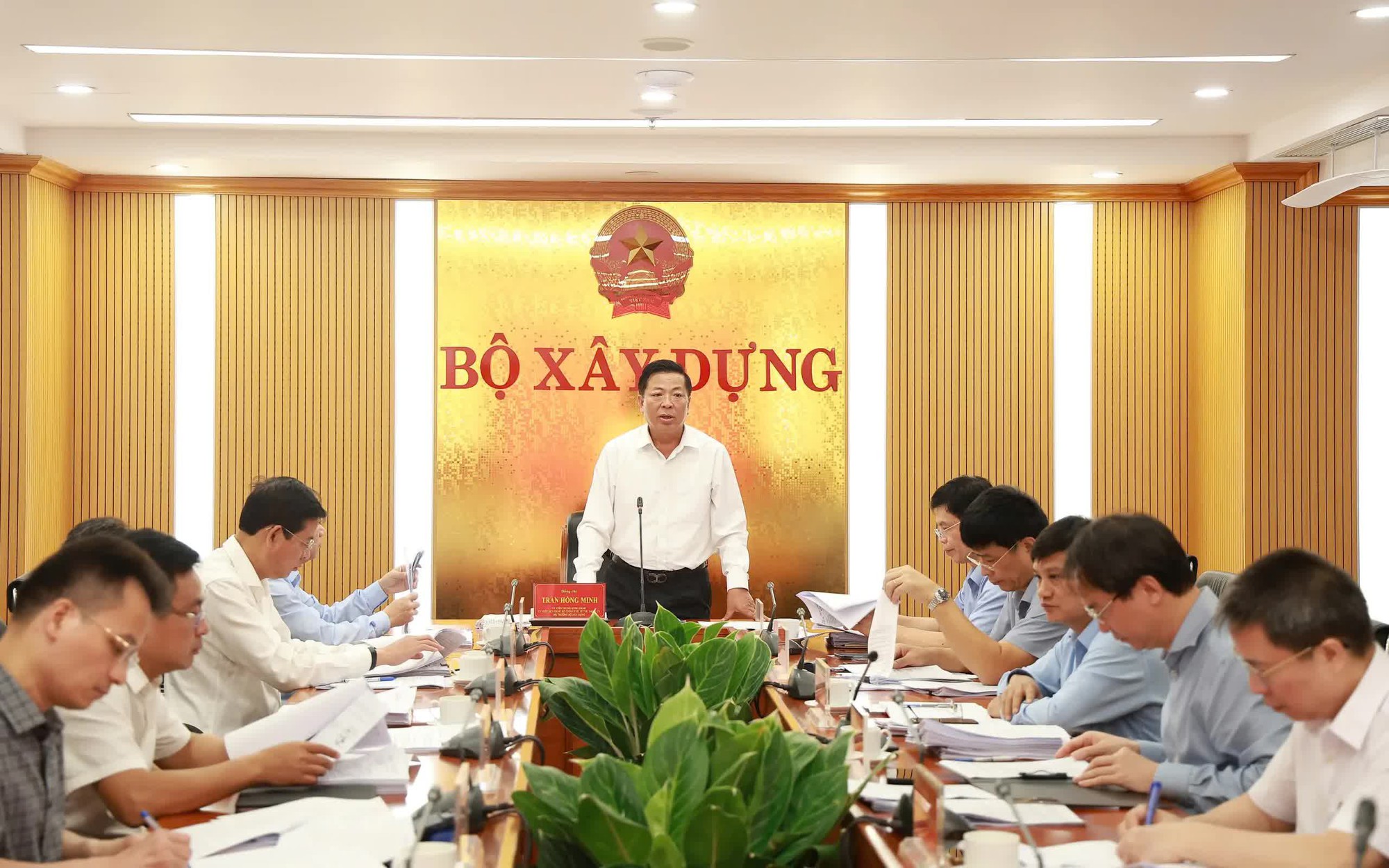 Ban Thường vụ Đảng ủy Bộ X&acirc;y dựng họp thường kỳ th&aacute;ng 8 - Ảnh 3.