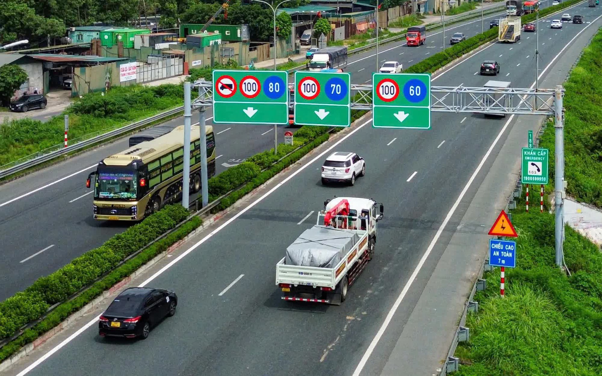 Đề xuất làn vượt trên cao tốc có mang lại hiệu quả? - Ảnh 3.