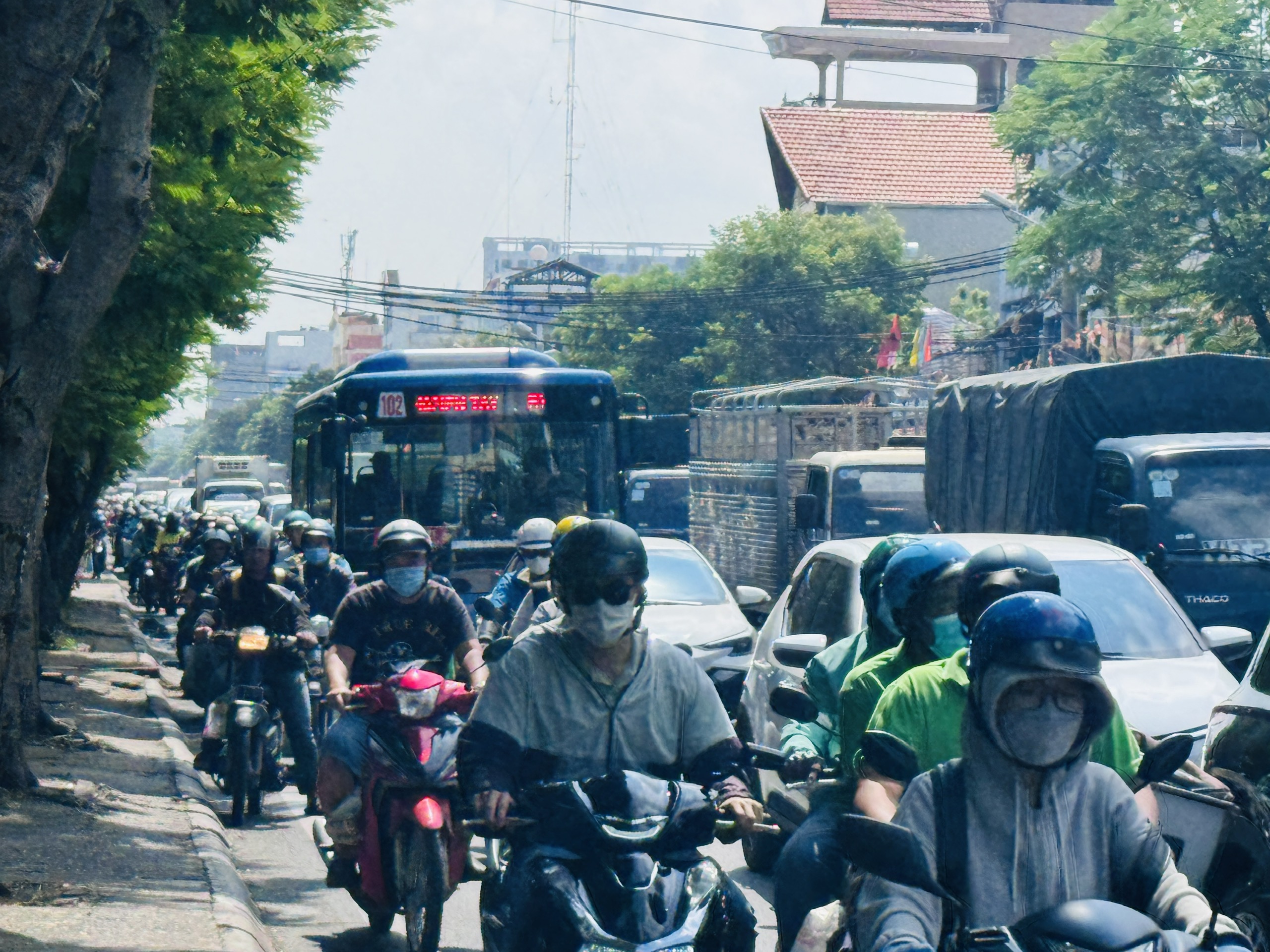 Xe buýt đúng giờ: Chìa khóa giữ chân hành khách sau miễn vé - Ảnh 1.