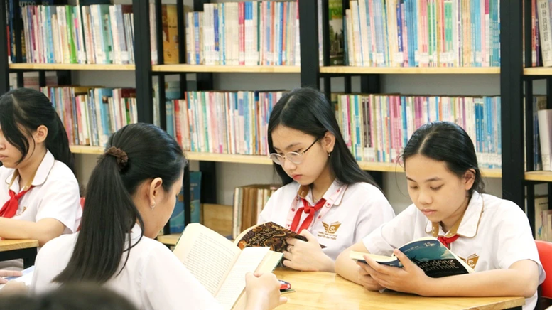 Từ năm học 2029 - 2030, học sinh cả nước được miễn ph&iacute; s&aacute;ch gi&aacute;o khoa - Ảnh 1.