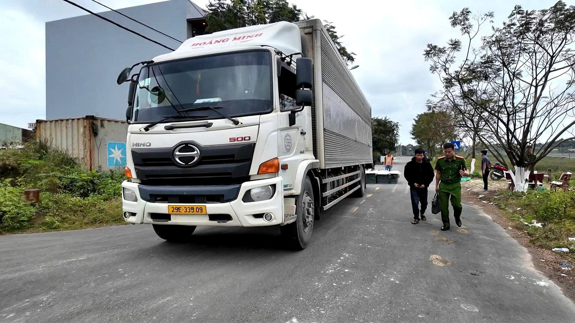 Đà Nẵng tăng cường chống buôn lậu, sản xuất trái phép thuốc lá trong tình hình mới - Ảnh 2.