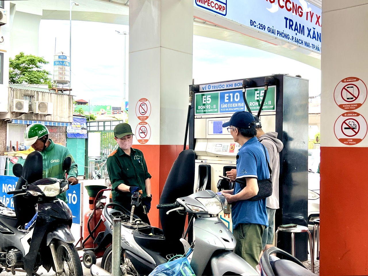 Tuyến b&agrave;i: E10 - Ph&eacute;p thử cho tương lai nhi&ecirc;n liệu xanh Việt Nam  - Ảnh 2.