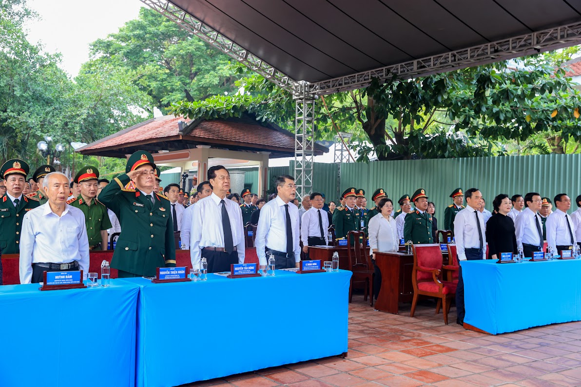 Thủ tướng: Bằng mọi gi&aacute;, nỗ lực t&igrave;m kiếm, quy tập v&agrave; x&aacute;c định danh t&iacute;nh h&agrave;i cốt liệt sĩ - Ảnh 6.