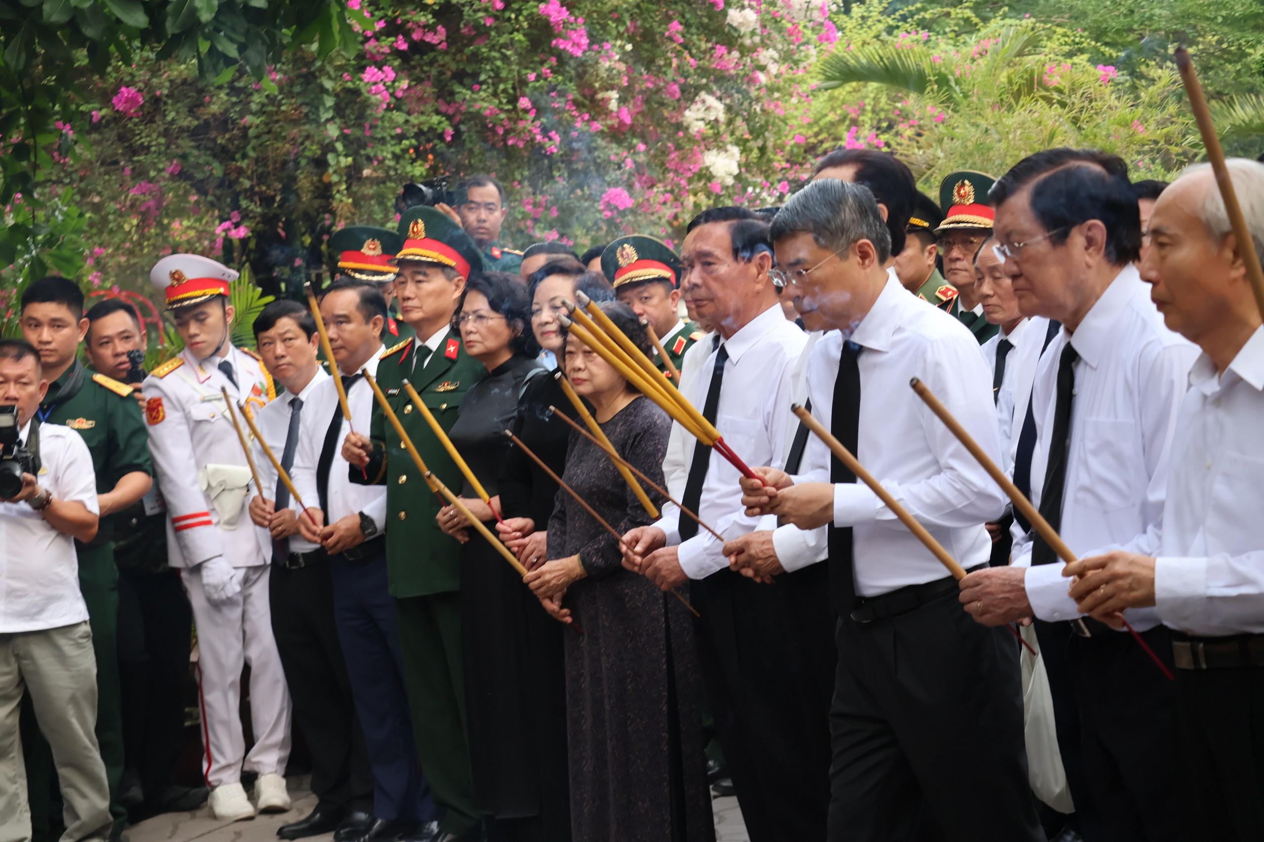 Thủ tướng Lê Minh Hưng Chỉ đạo tìm kiếm hài cốt liệt sĩ tại Công viên Lê Thị Riêng - Ảnh 5.