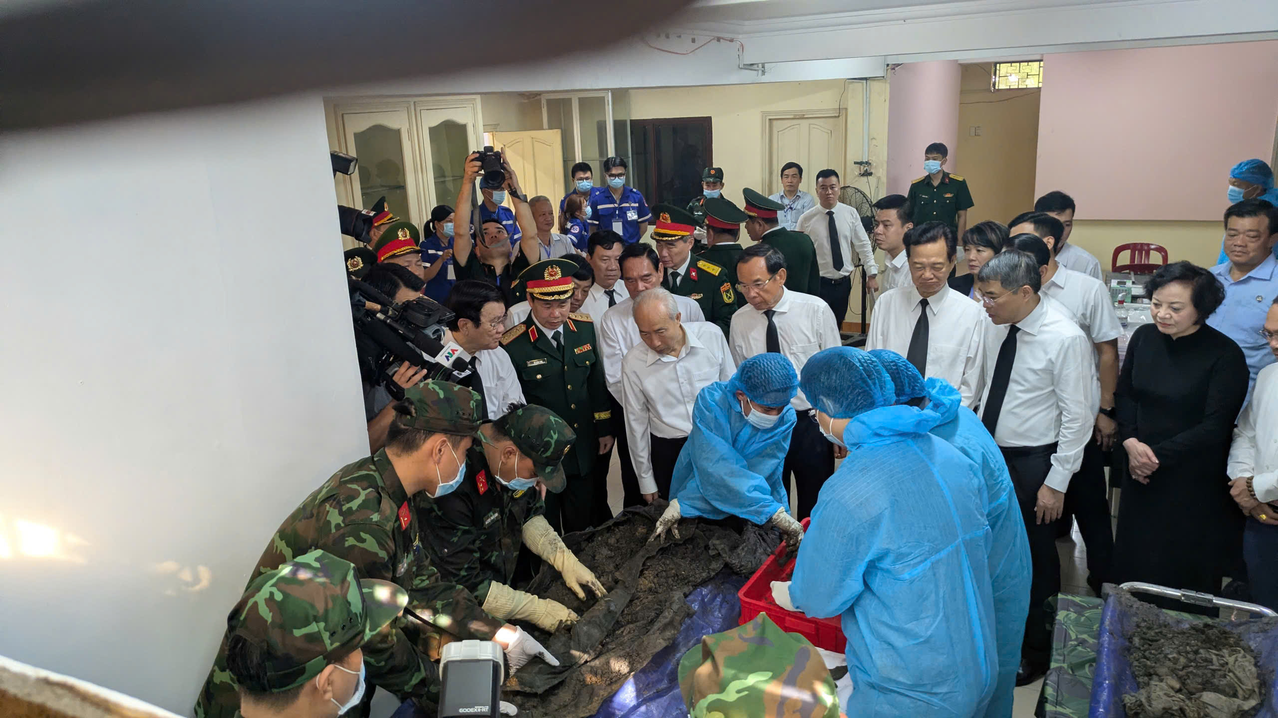 Thủ tướng Lê Minh Hưng Chỉ đạo tìm kiếm hài cốt liệt sĩ tại Công viên Lê Thị Riêng - Ảnh 8.