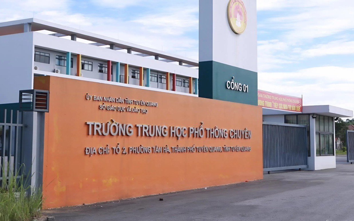 Hơn 40 điểm 10 m&ocirc;n To&aacute;n tại một cụm thi ở L&agrave;o Cai: Gi&aacute;m đốc Sở n&oacute;i g&igrave;? - Ảnh 2.
