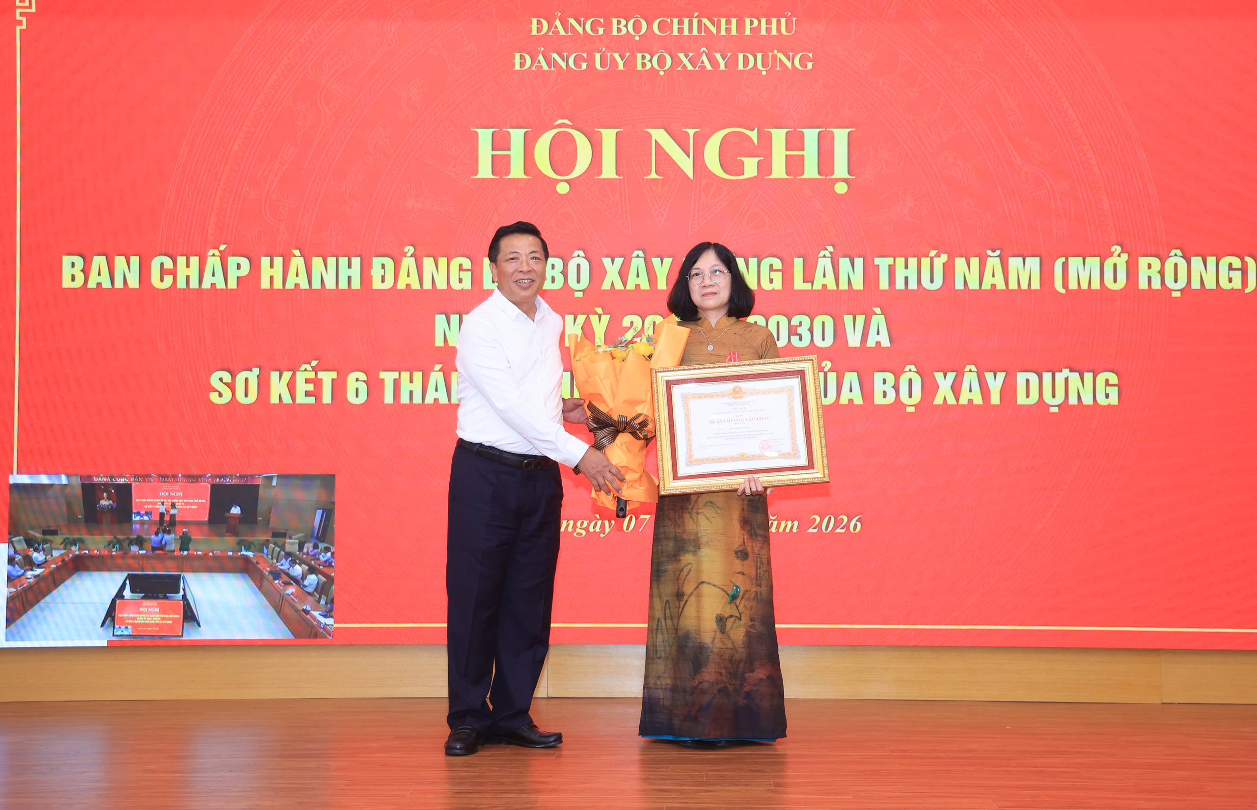 Nhiều tập thể, c&aacute; nh&acirc;n ng&agrave;nh X&acirc;y dựng đ&oacute;n nhận danh hiệu thi đua, khen thưởng cao qu&yacute; - Ảnh 1.