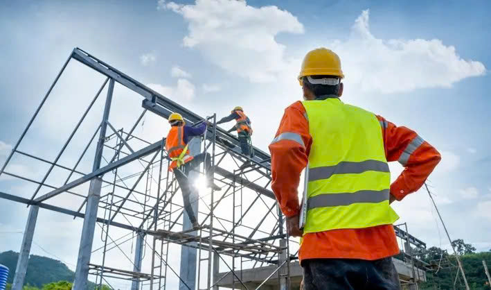 Tôn vinh 198 lao động tiêu biểu ngành Xây dựng giàu sáng kiến, sáng tạo - Ảnh 1.