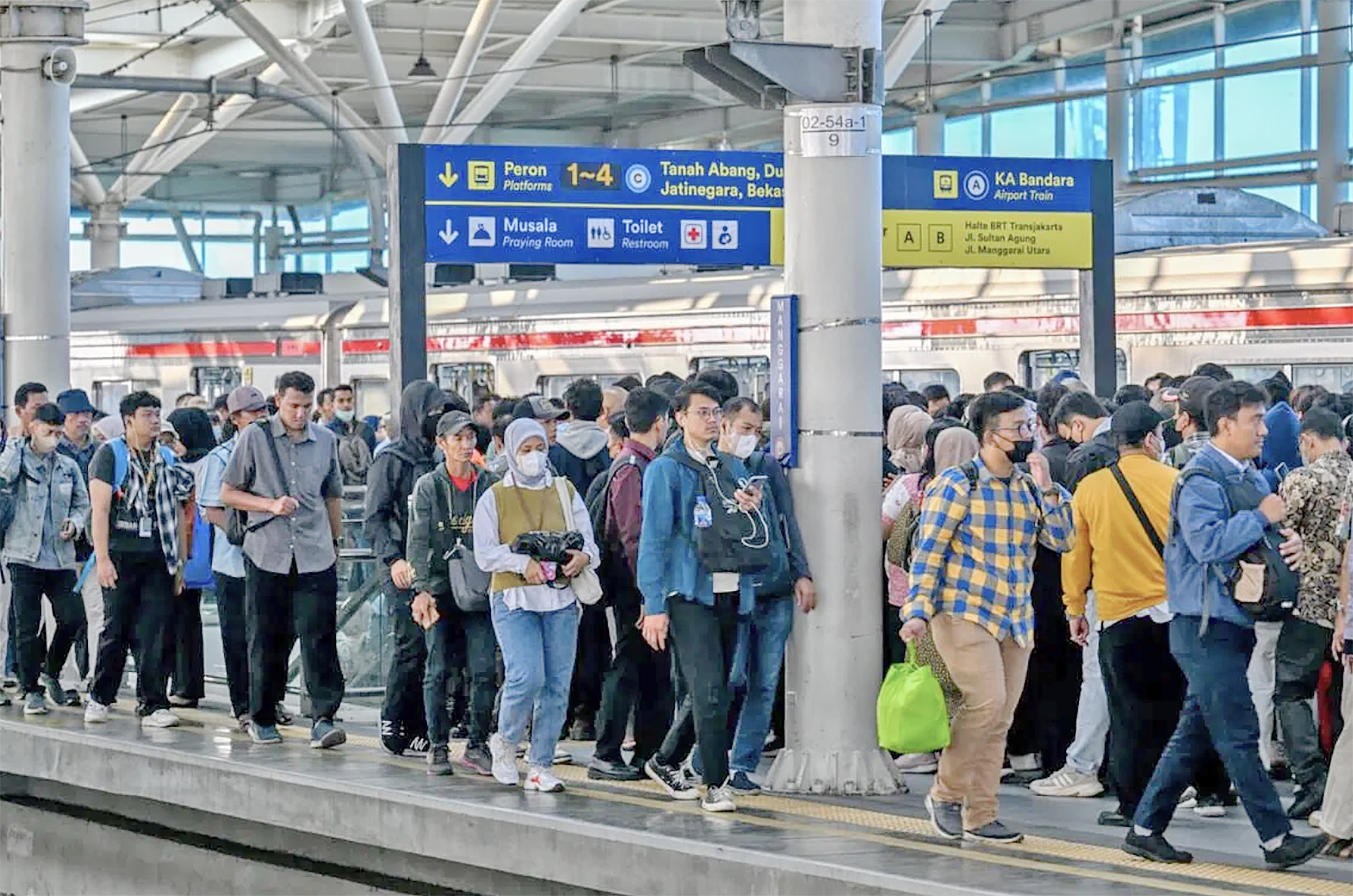 Si&ecirc;u đ&ocirc; thị Jakarta v&agrave; b&agrave;i to&aacute;n &ugrave;n tắc chưa lời giải - Ảnh 1.