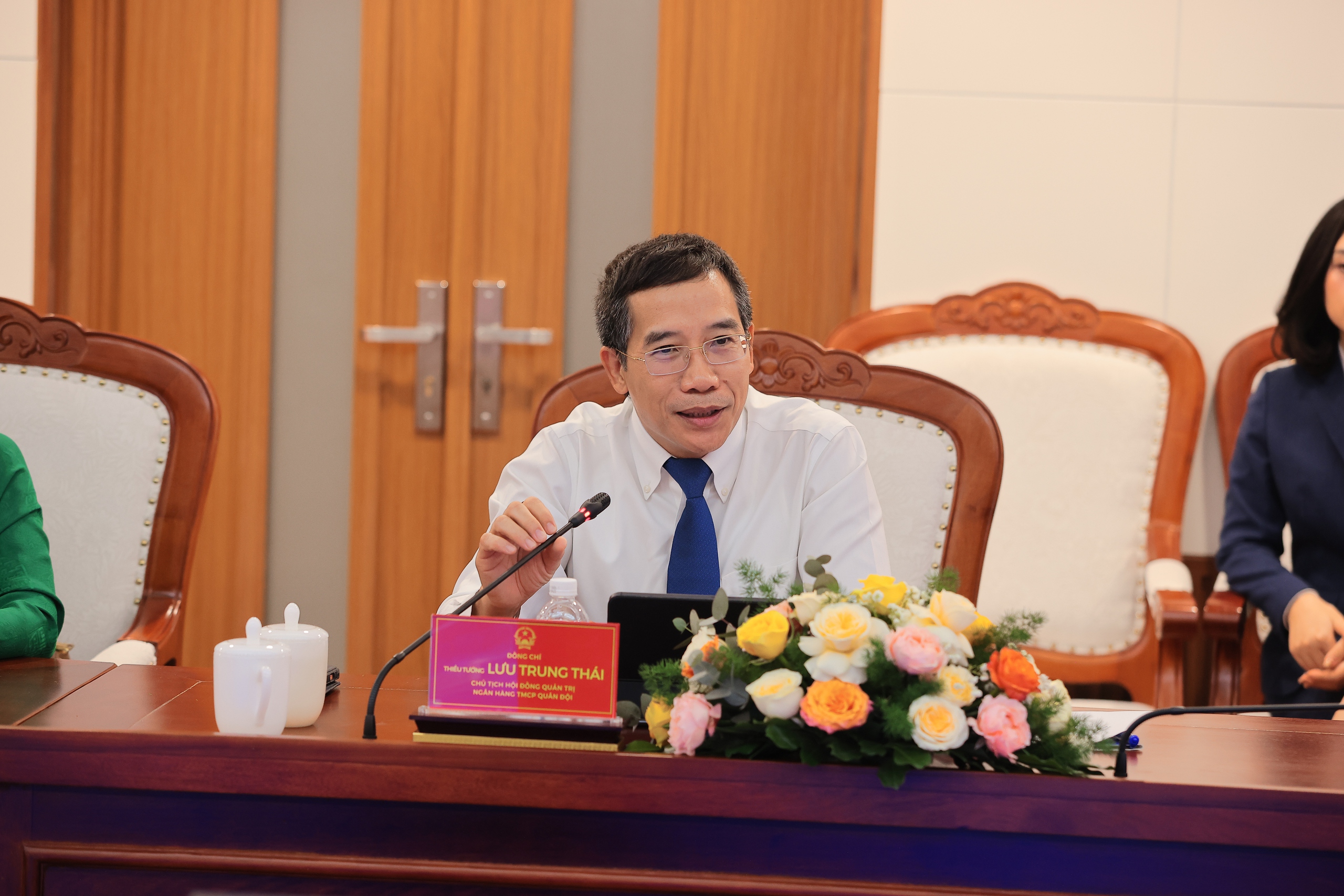 MB k&yacute; kết hợp t&aacute;c với Kh&aacute;nh H&ograve;a, đồng h&agrave;nh th&uacute;c đẩy chuyển đổi số địa phương - Ảnh 3.