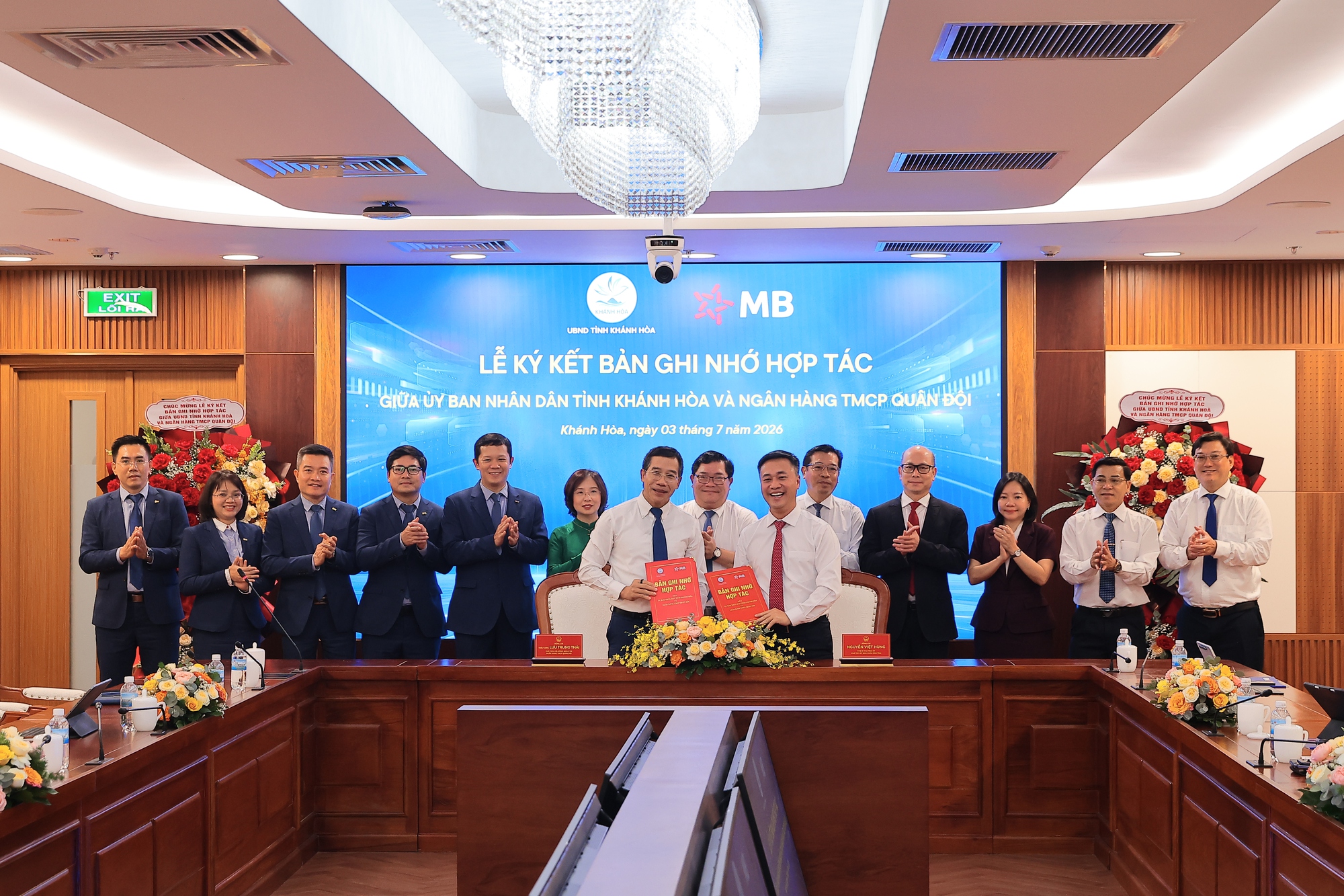 MB k&yacute; kết hợp t&aacute;c với Kh&aacute;nh H&ograve;a, đồng h&agrave;nh th&uacute;c đẩy chuyển đổi số địa phương - Ảnh 1.