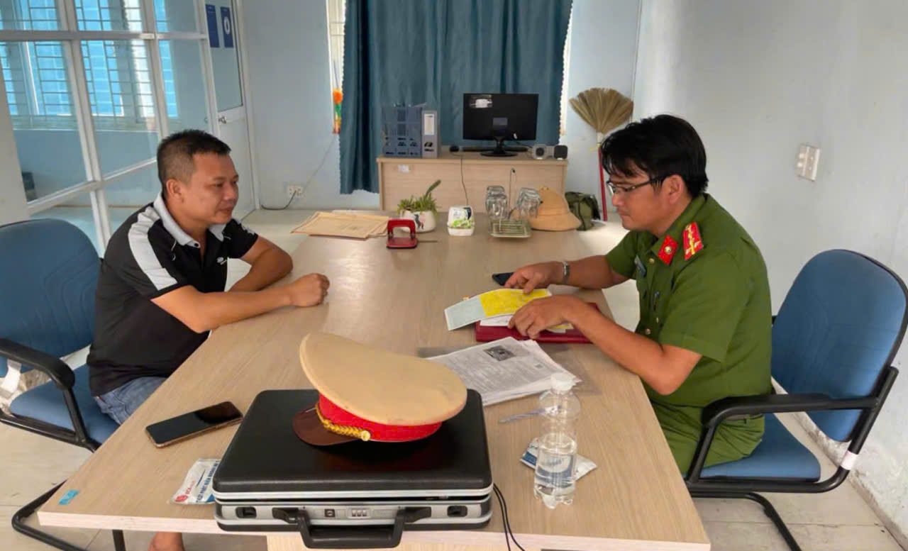 Quảng Ngãi: Tạm giữ tài xế gây tai nạn chết người điều khiển xe rời khỏi hiện trường - Ảnh 2.