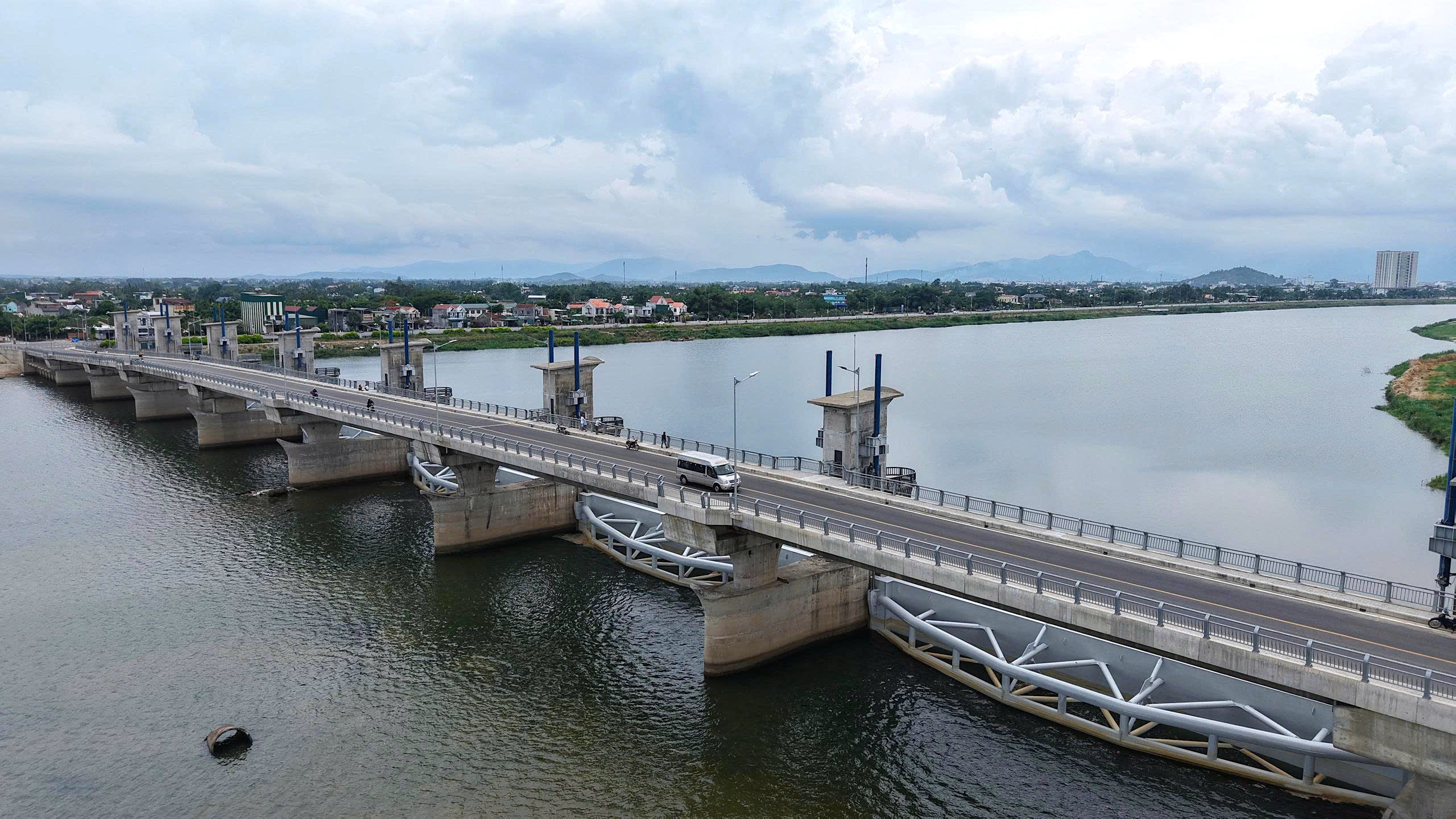 Vận h&agrave;nh, chạy thử v&agrave; đồng bộ thiết bị Đập d&acirc;ng lớn nhất Quảng Ng&atilde;i - Ảnh 3.
