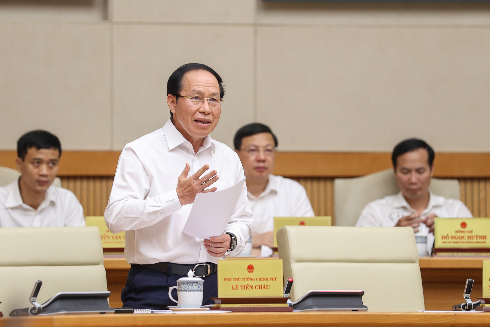 Thủ tướng: Thể chế phải tạo đột ph&aacute; ph&aacute;t triển v&agrave; thực thi phải hiệu quả, kh&ocirc;ng trở th&agrave;nh 'điểm nghẽn của điểm nghẽn' - Ảnh 5.