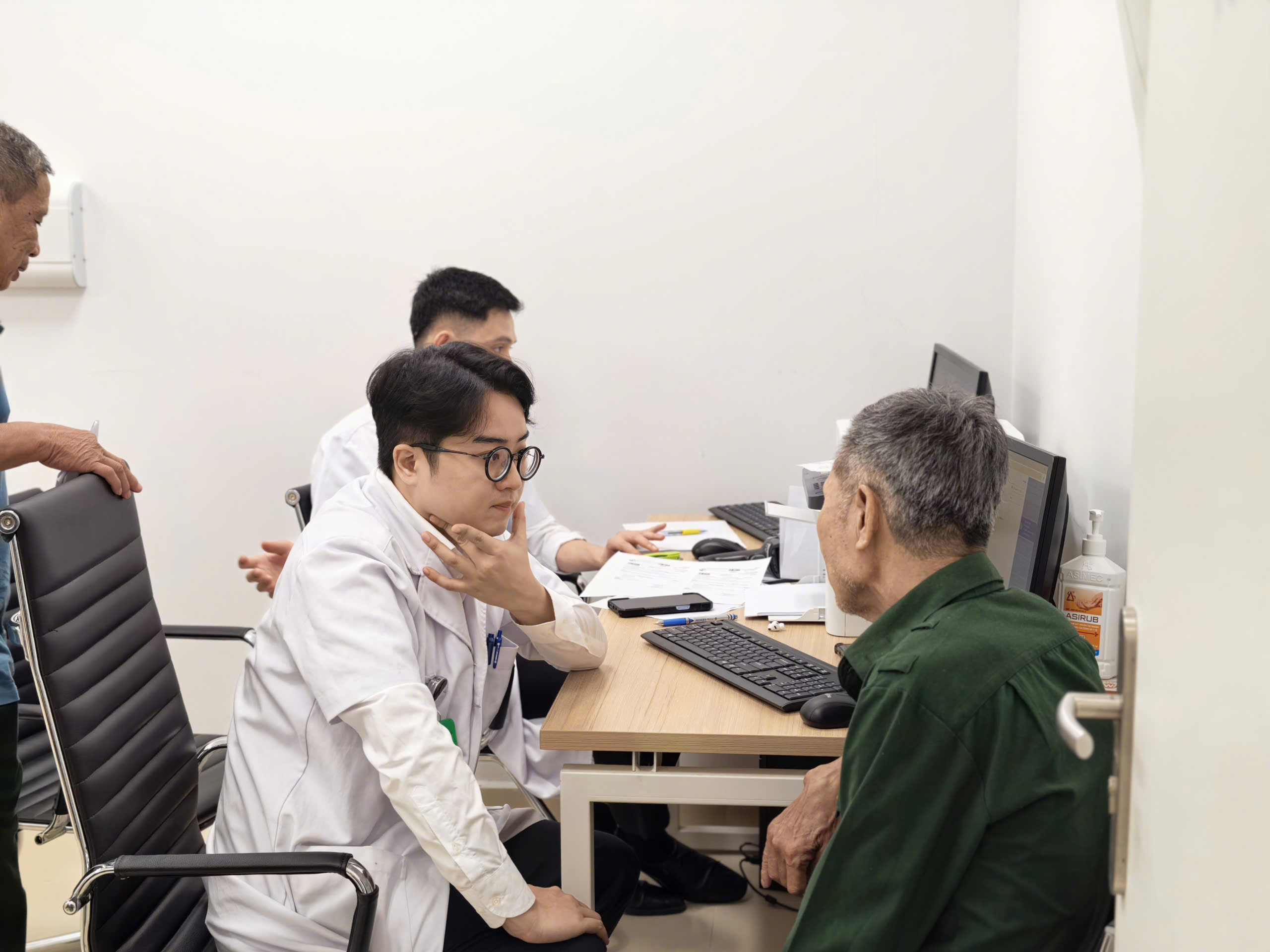 Chiều 9/7, Bệnh viện Hữu nghị Việt Đức cơ sở Ninh B&igrave;nh ch&iacute;nh thức hoạt động - Ảnh 3.