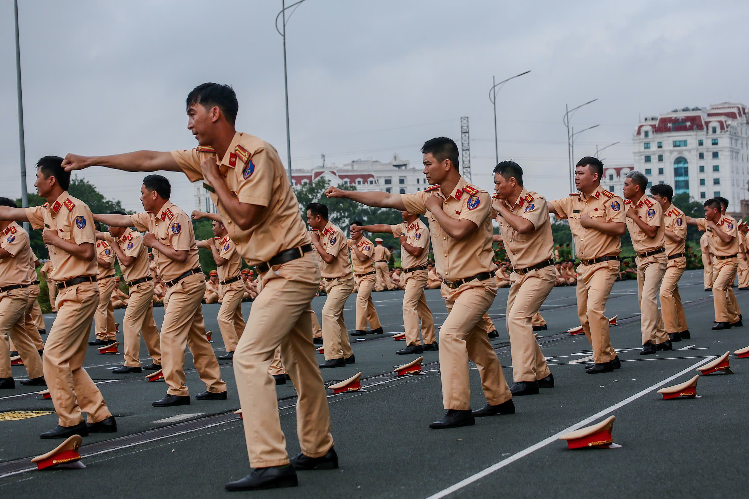 H&agrave; Nội: Hơn 3.000 cảnh s&aacute;t ph&ocirc; diễn điều lệnh, qu&acirc;n sự v&agrave; v&otilde; thuật  - Ảnh 7.