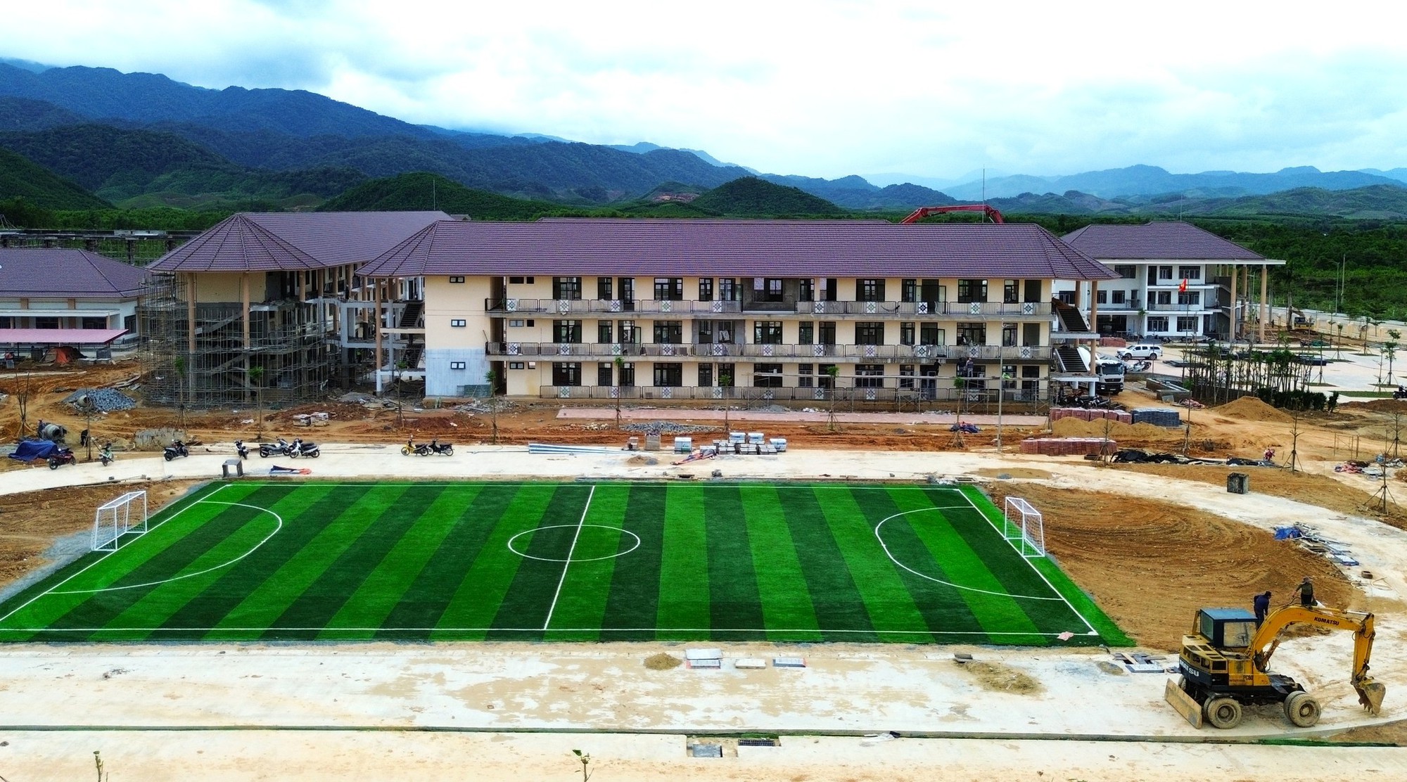 To&agrave;n cảnh trường nội tr&uacute; li&ecirc;n cấp khu vực bi&ecirc;n giới ở Huế trước ng&agrave;y ho&agrave;n th&agrave;nh - Ảnh 8.