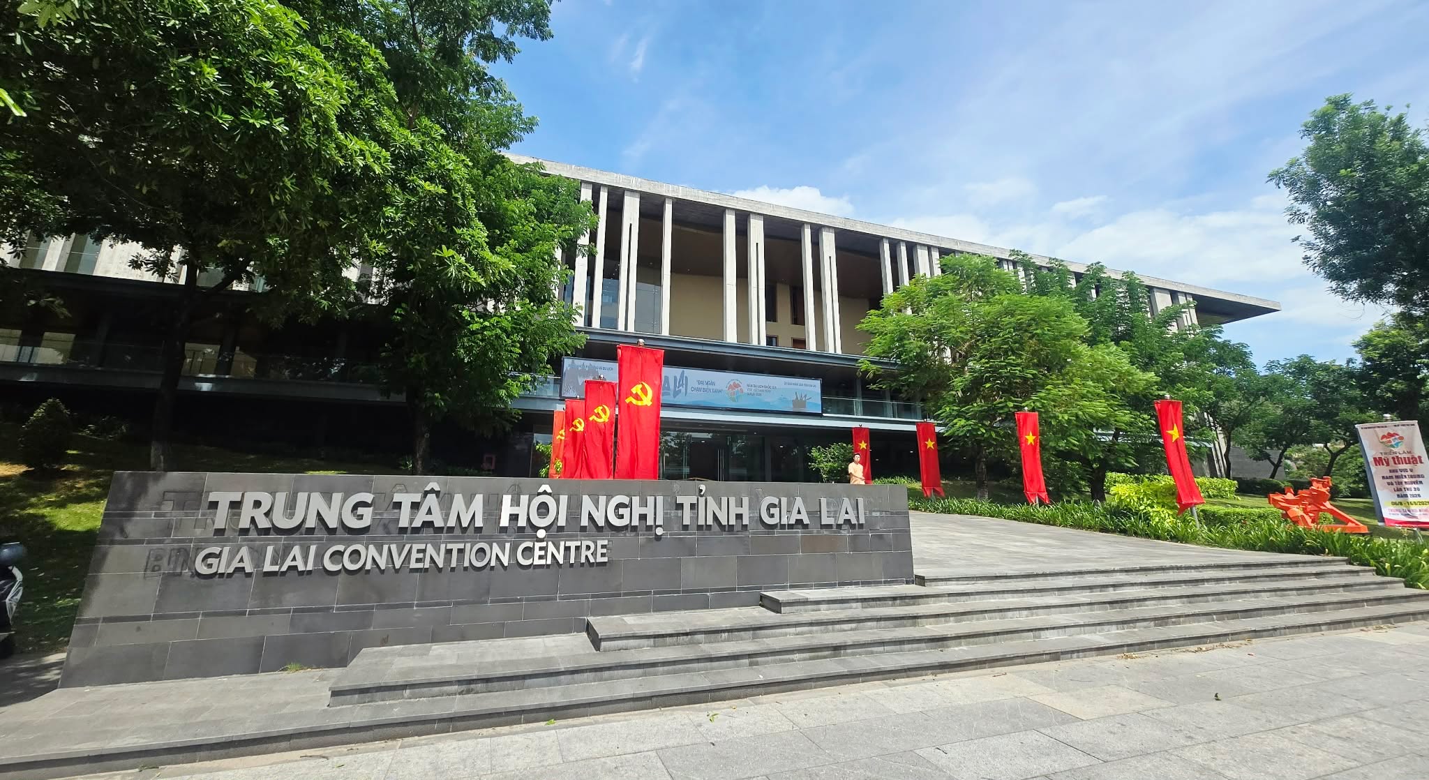 Hội thảo về li&ecirc;n kết hạ tầng, ph&aacute;t triển du lịch miền Trung - T&acirc;y Nguy&ecirc;n tại Gia Lai - Ảnh 2.