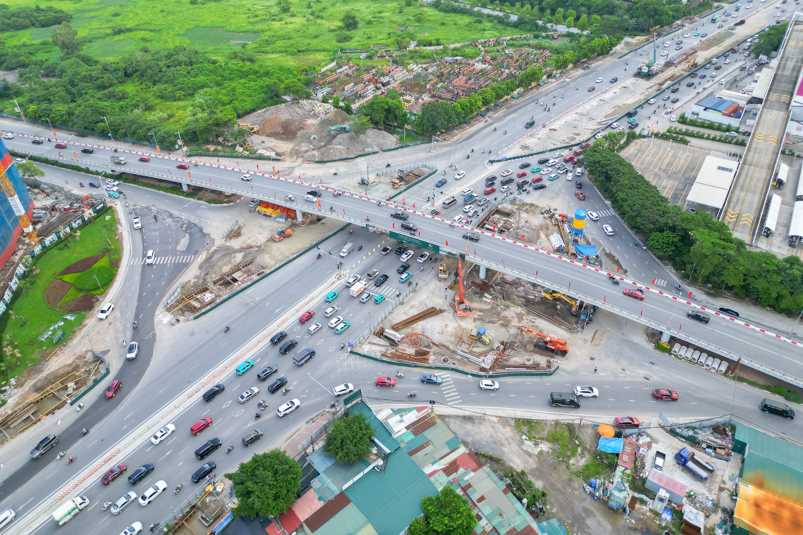 Toàn cảnh công trường hầm chui Cổ Linh sau 9 tháng thi công - Ảnh 2.