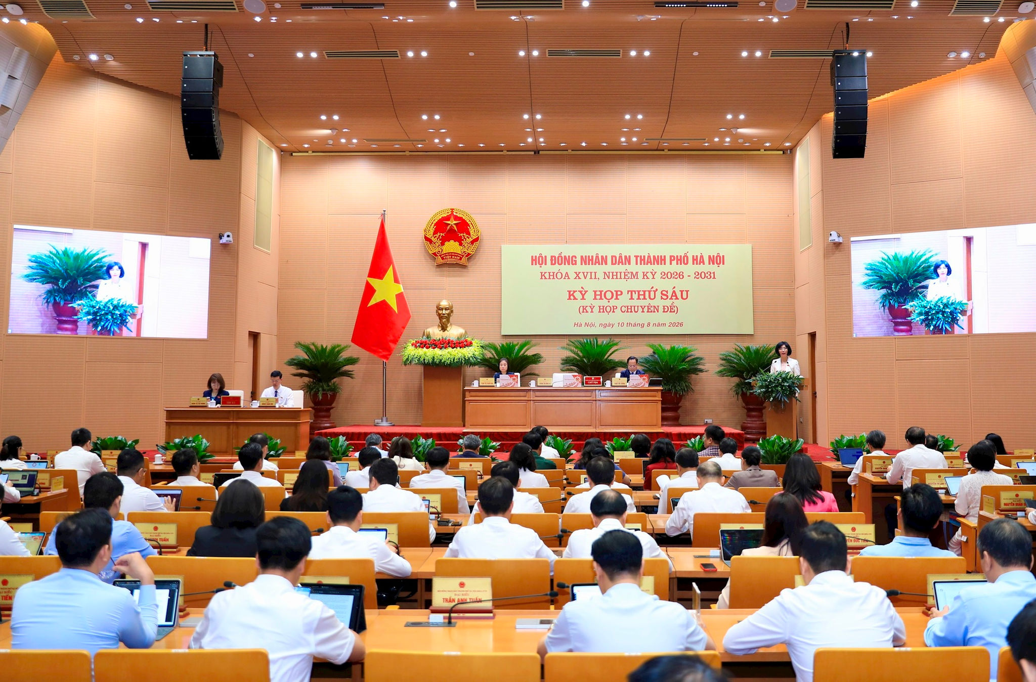 S&aacute;p nhập Sở Quy hoạch - Kiến tr&uacute;c v&agrave;o Sở X&acirc;y dựng, H&agrave; Nội lưu &yacute; kh&ocirc;ng để qu&aacute; tải - Ảnh 1.
